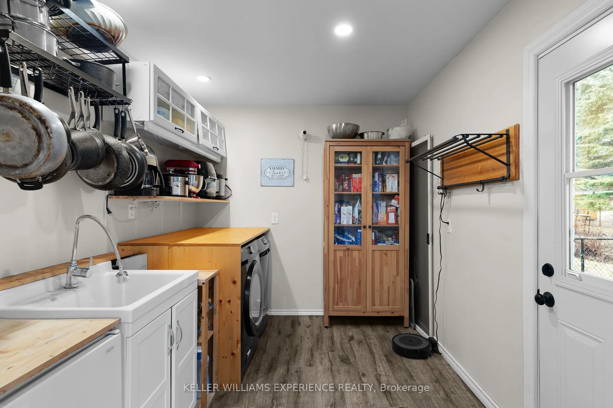 27 Rustic Crescent
