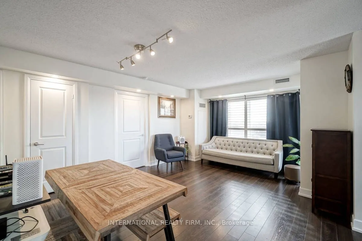 2 Eva Road #2222
