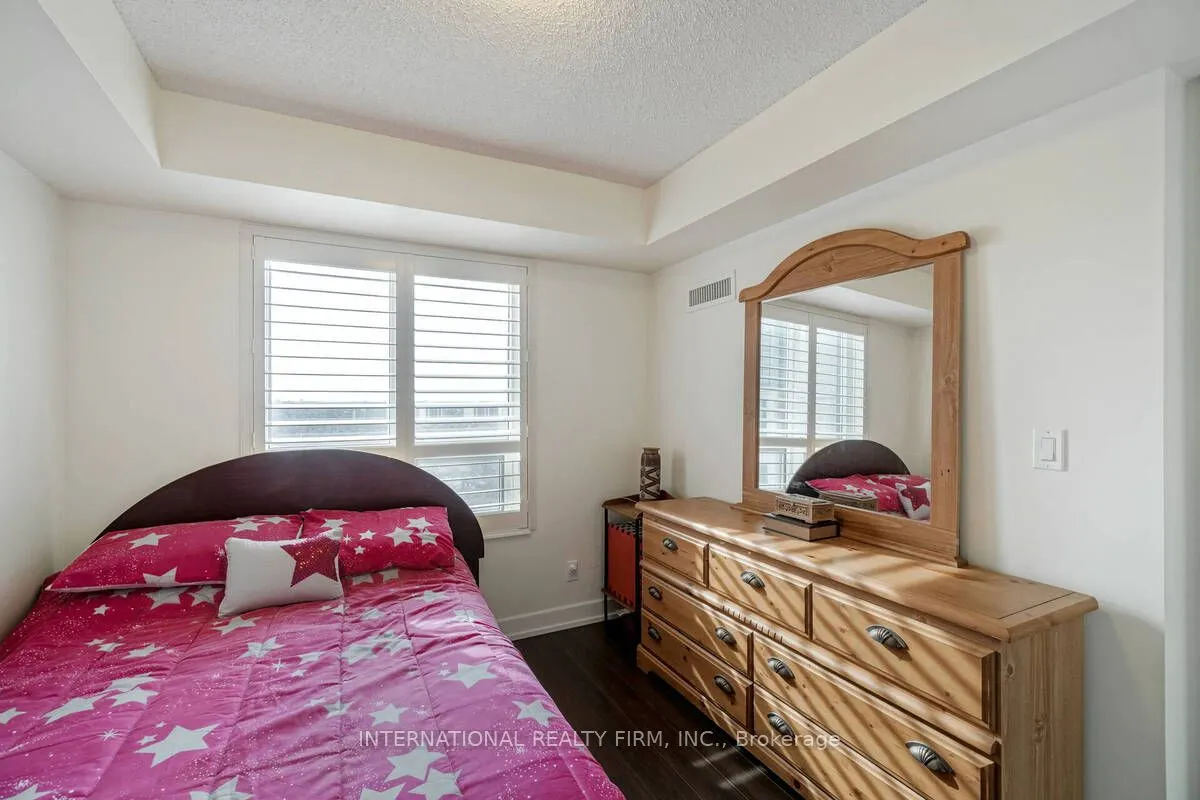 2 Eva Road #2222