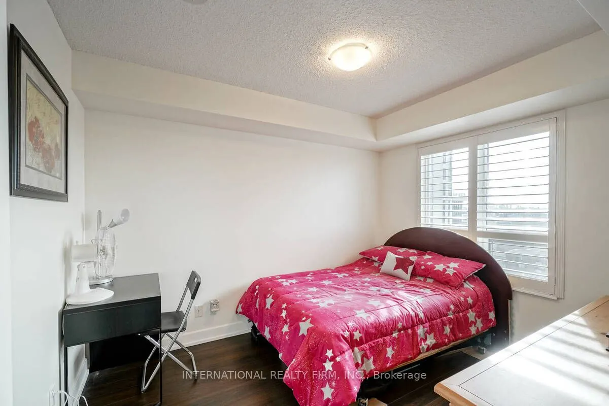 2 Eva Road #2222