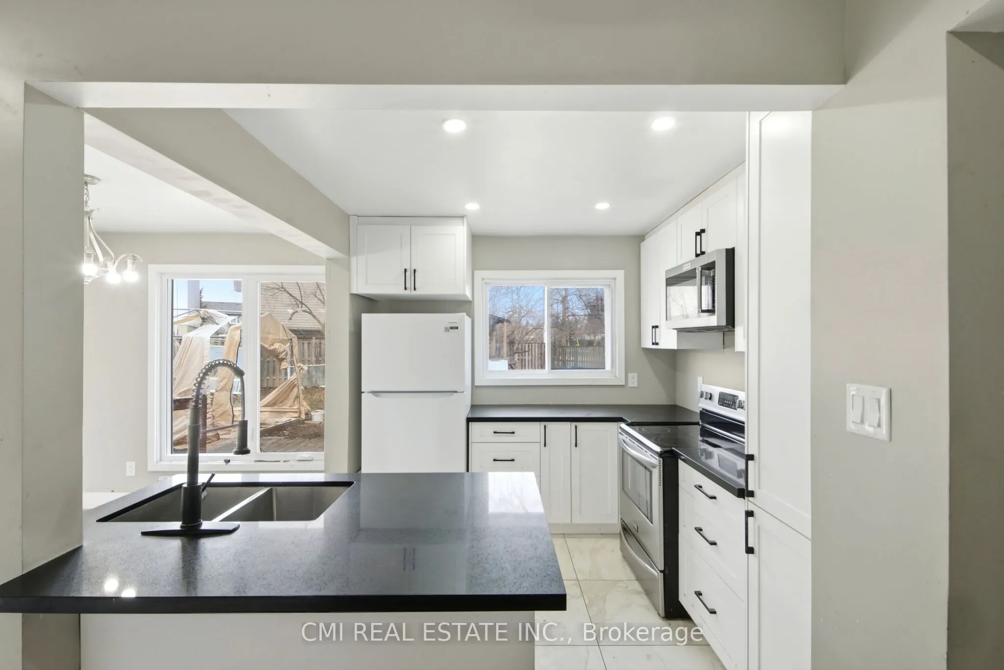 8 Huronia Court