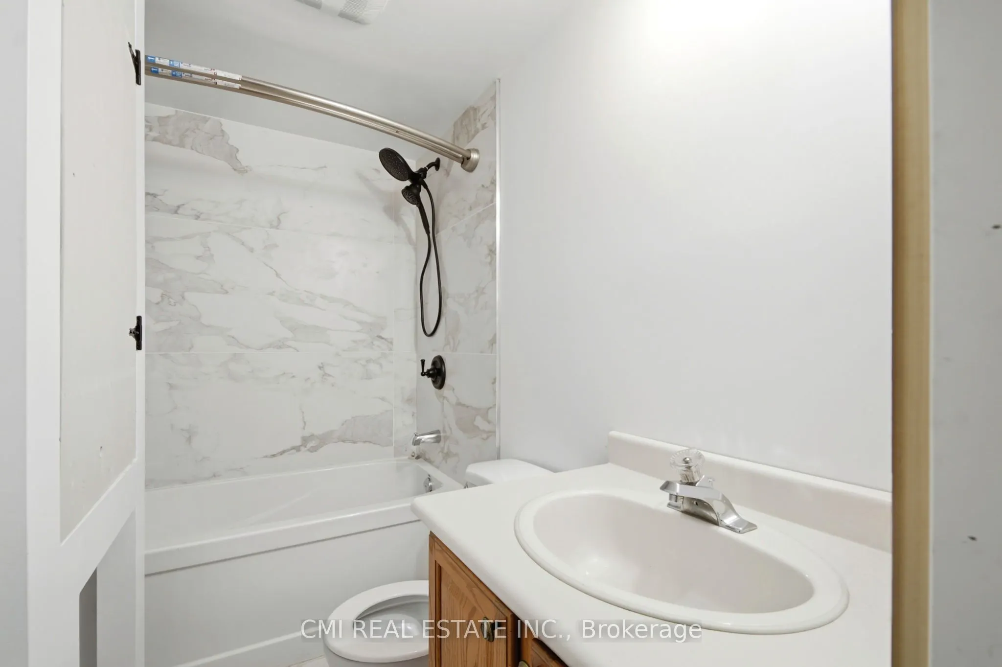 8 Huronia Court