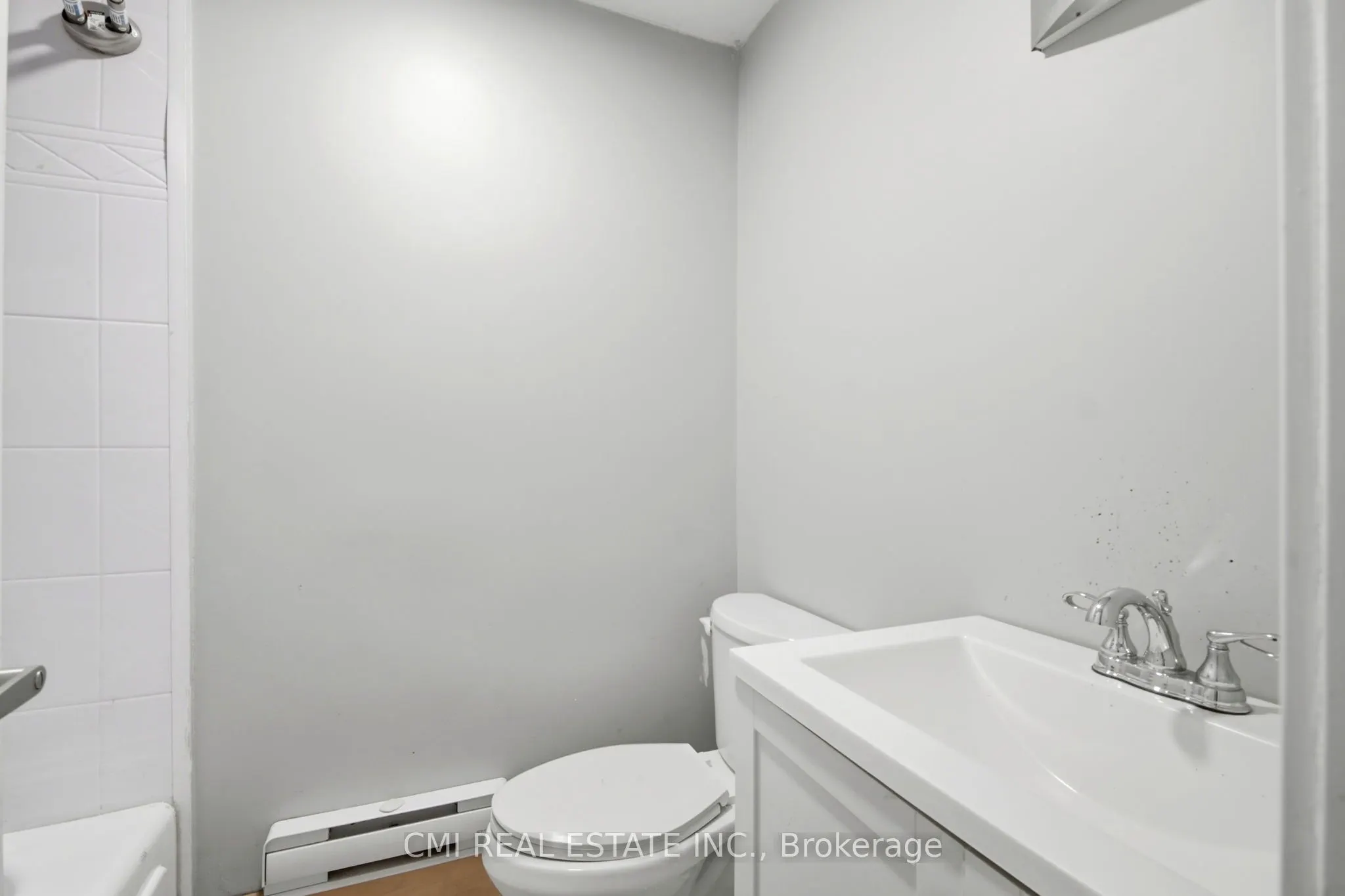 8 Huronia Court