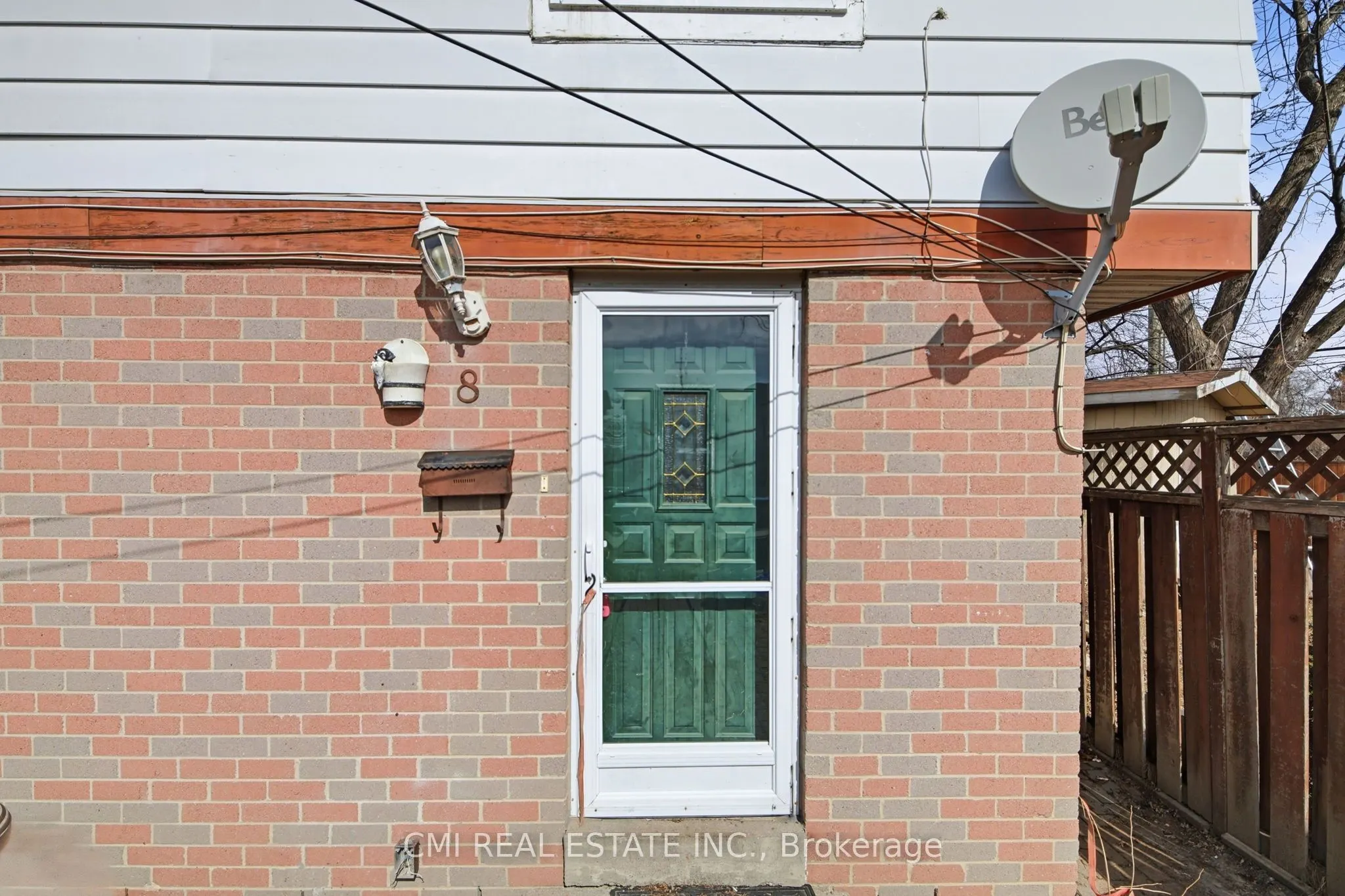 8 Huronia Court