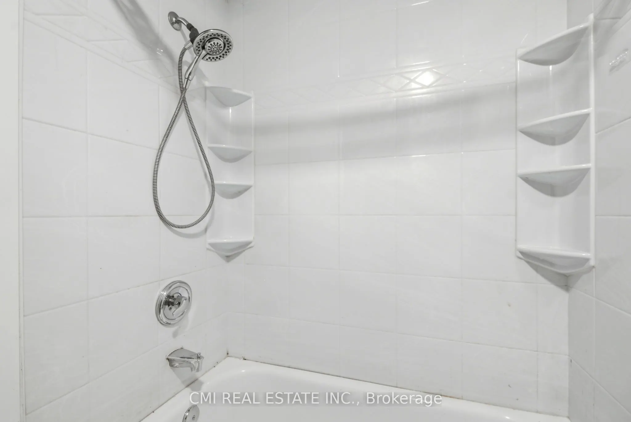 8 Huronia Court