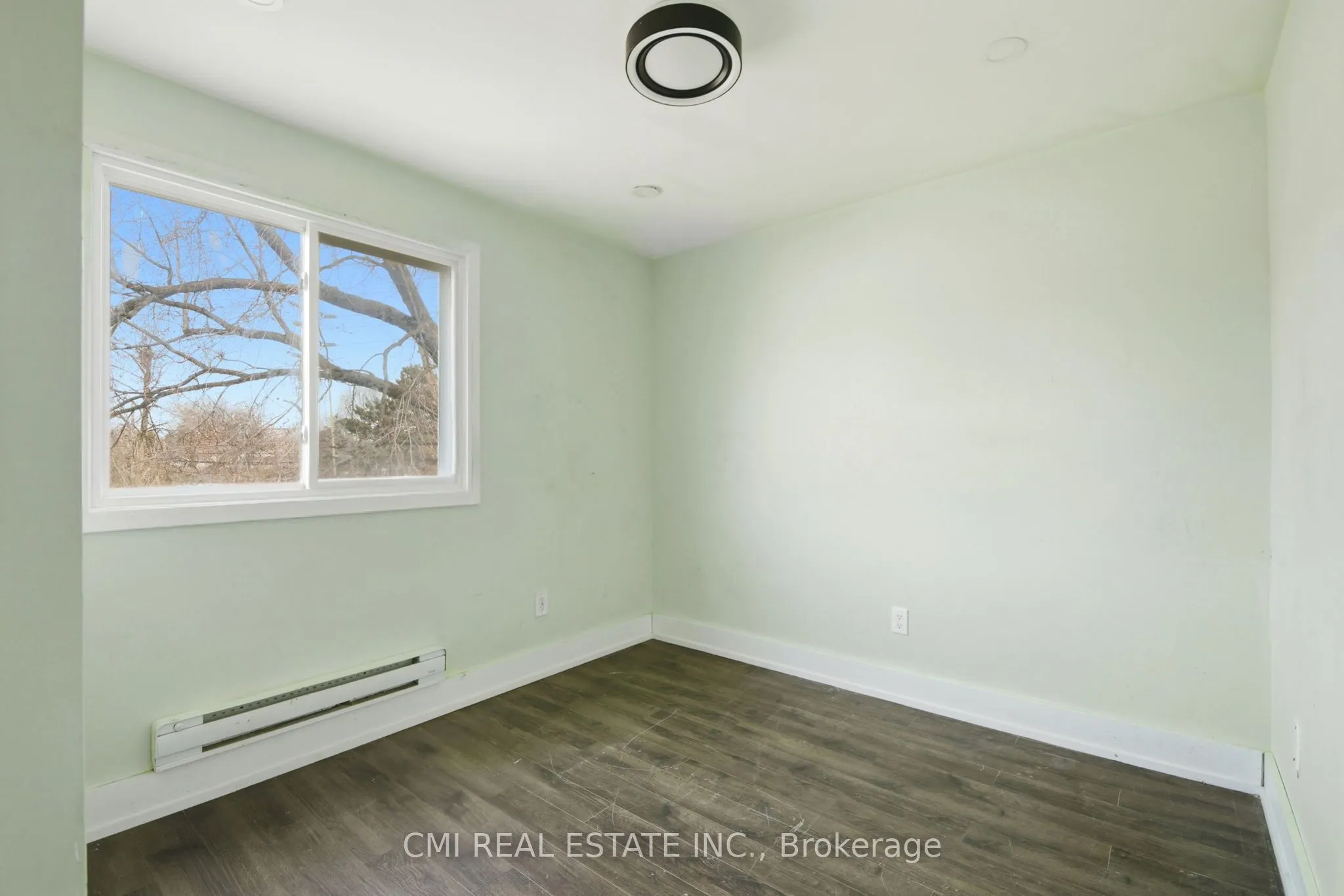 8 Huronia Court