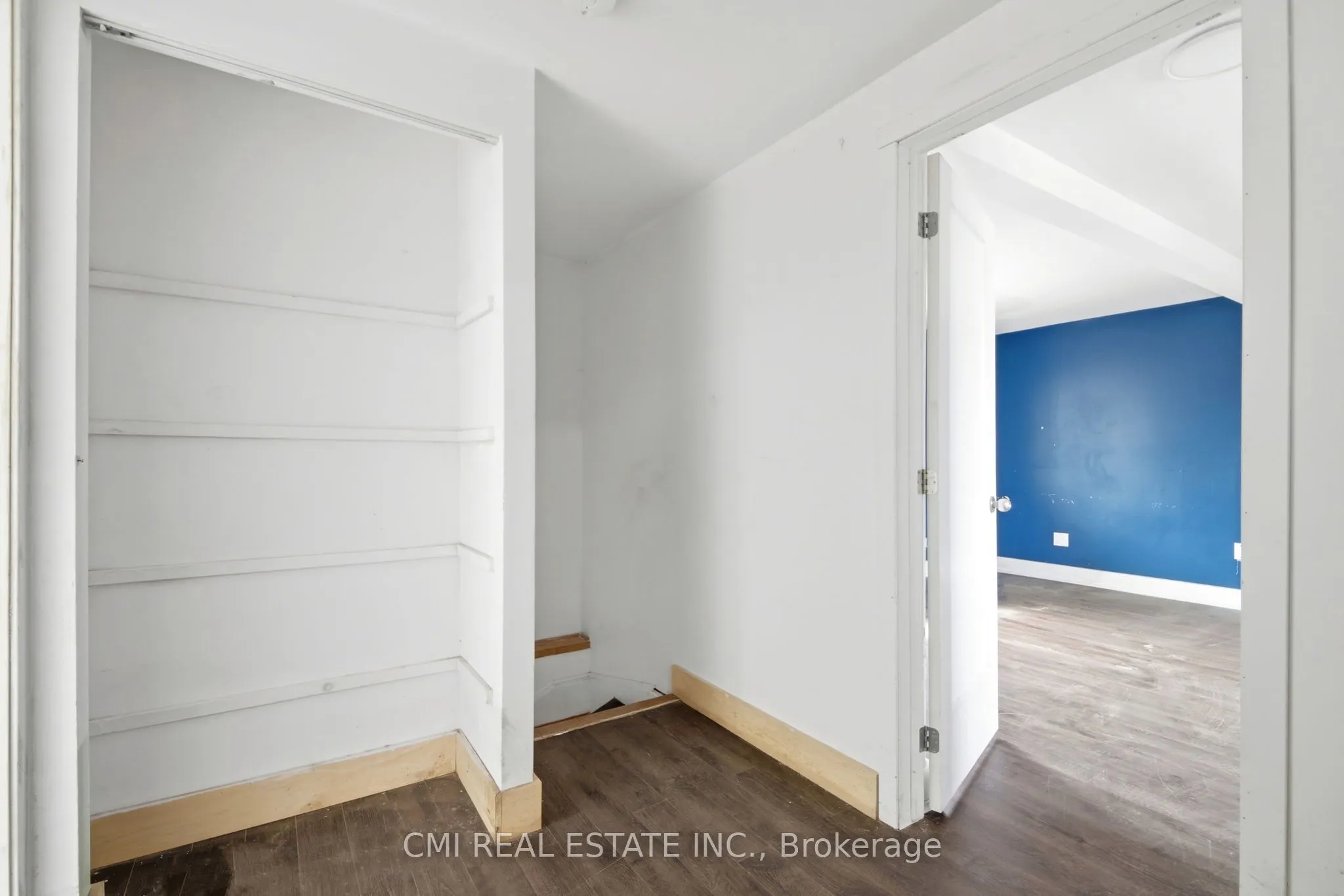 8 Huronia Court