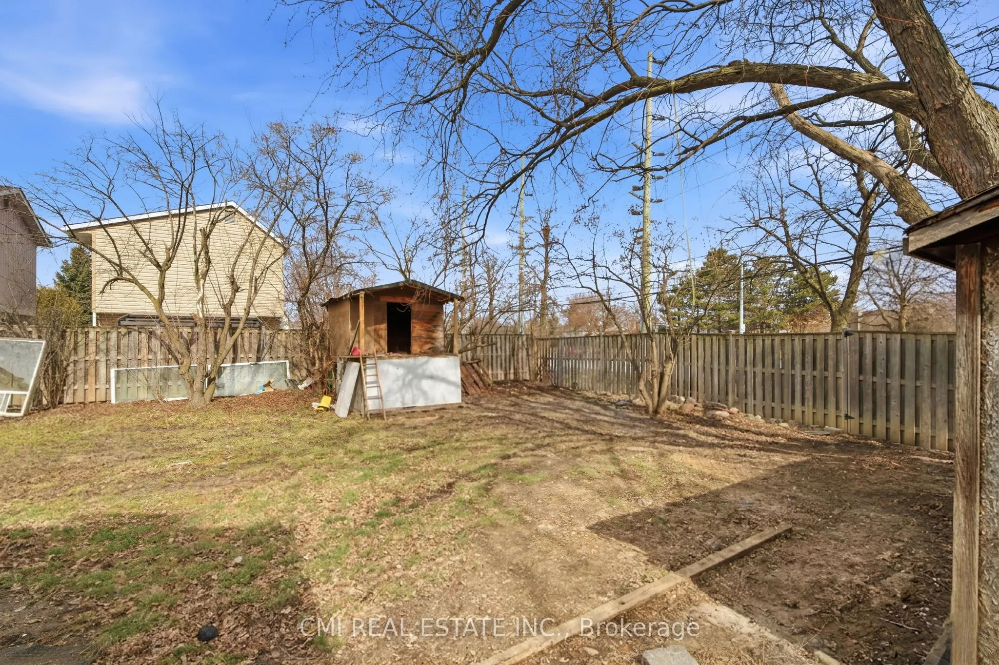 8 Huronia Court