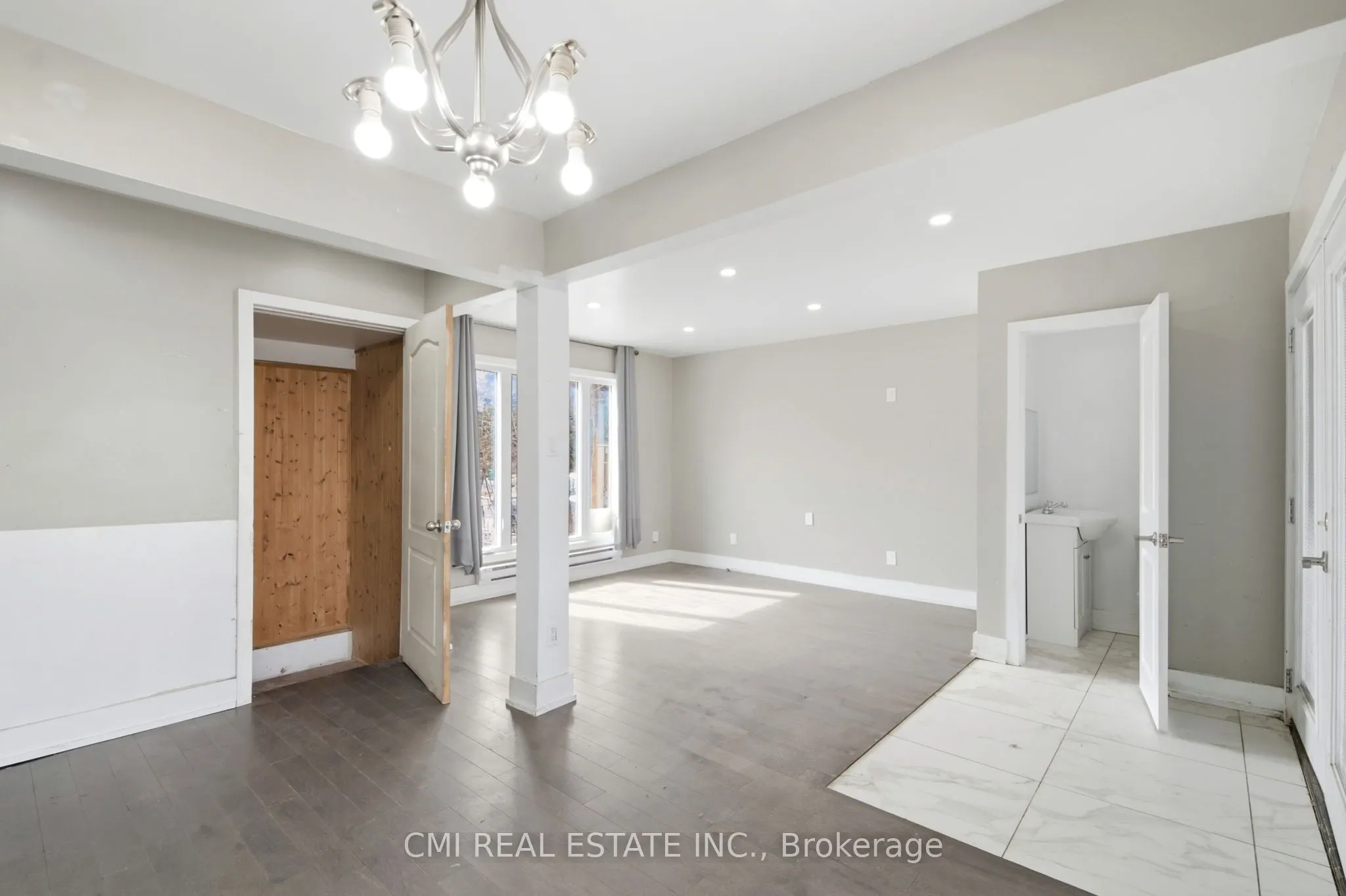 8 Huronia Court