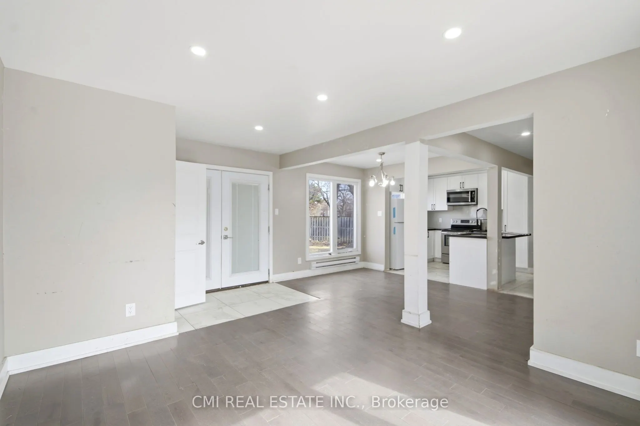 8 Huronia Court