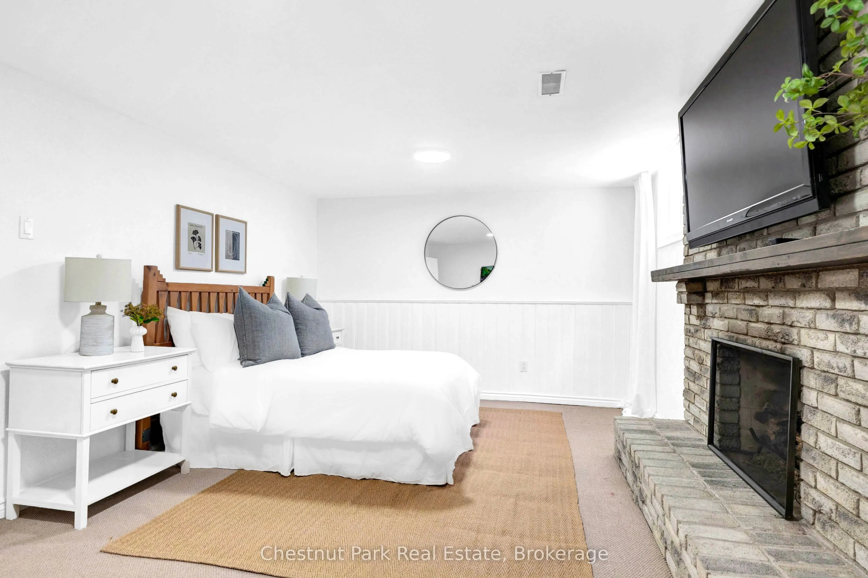 2052 Chippewa Trail