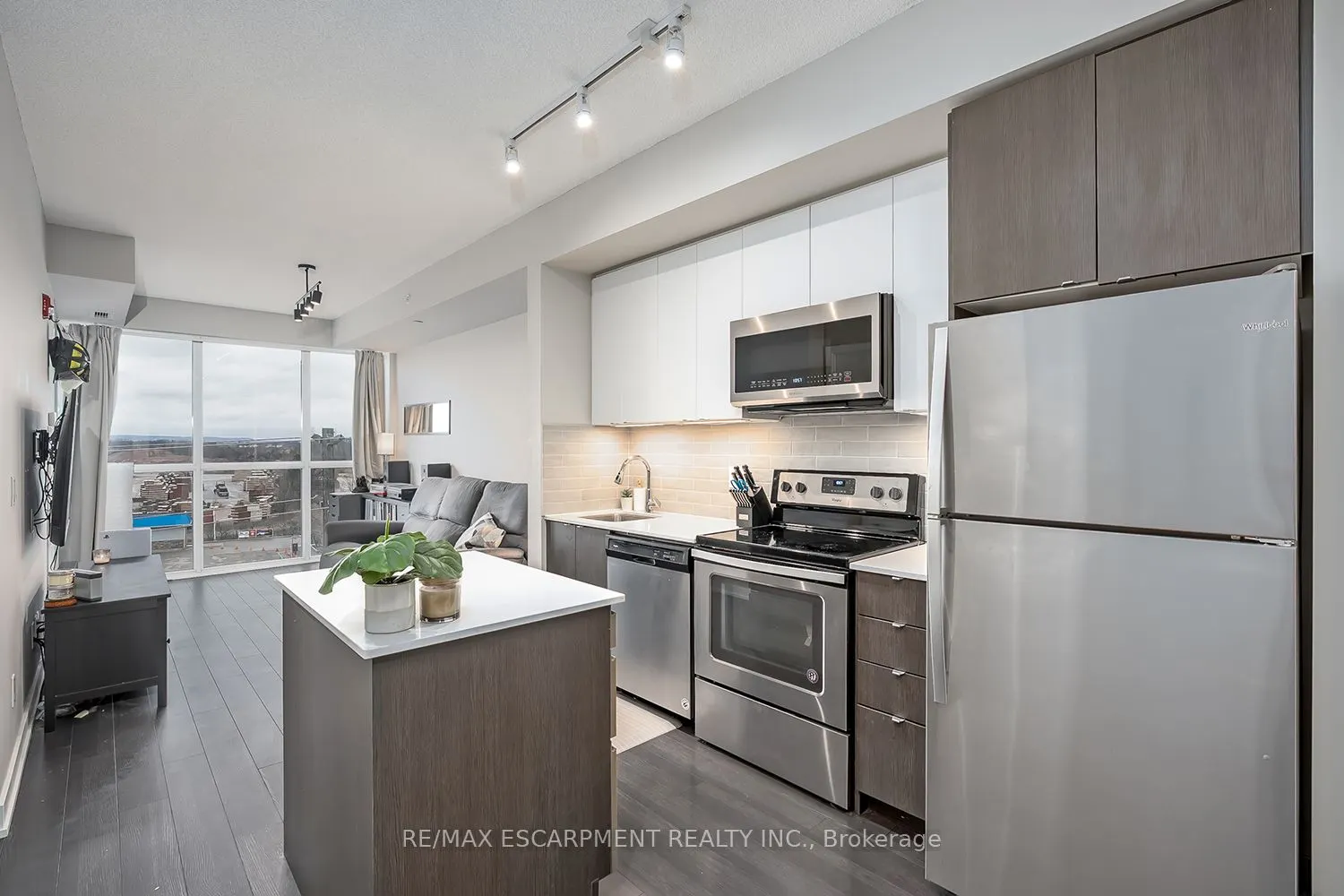 5240 Dundas Street #604