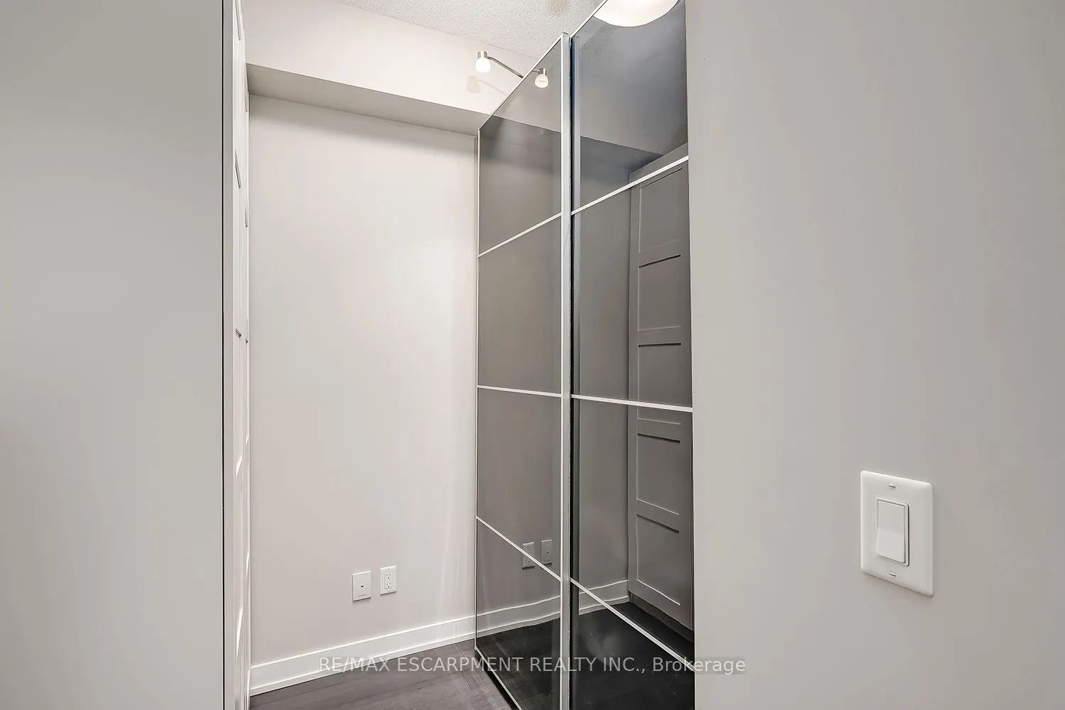 5240 Dundas Street #604