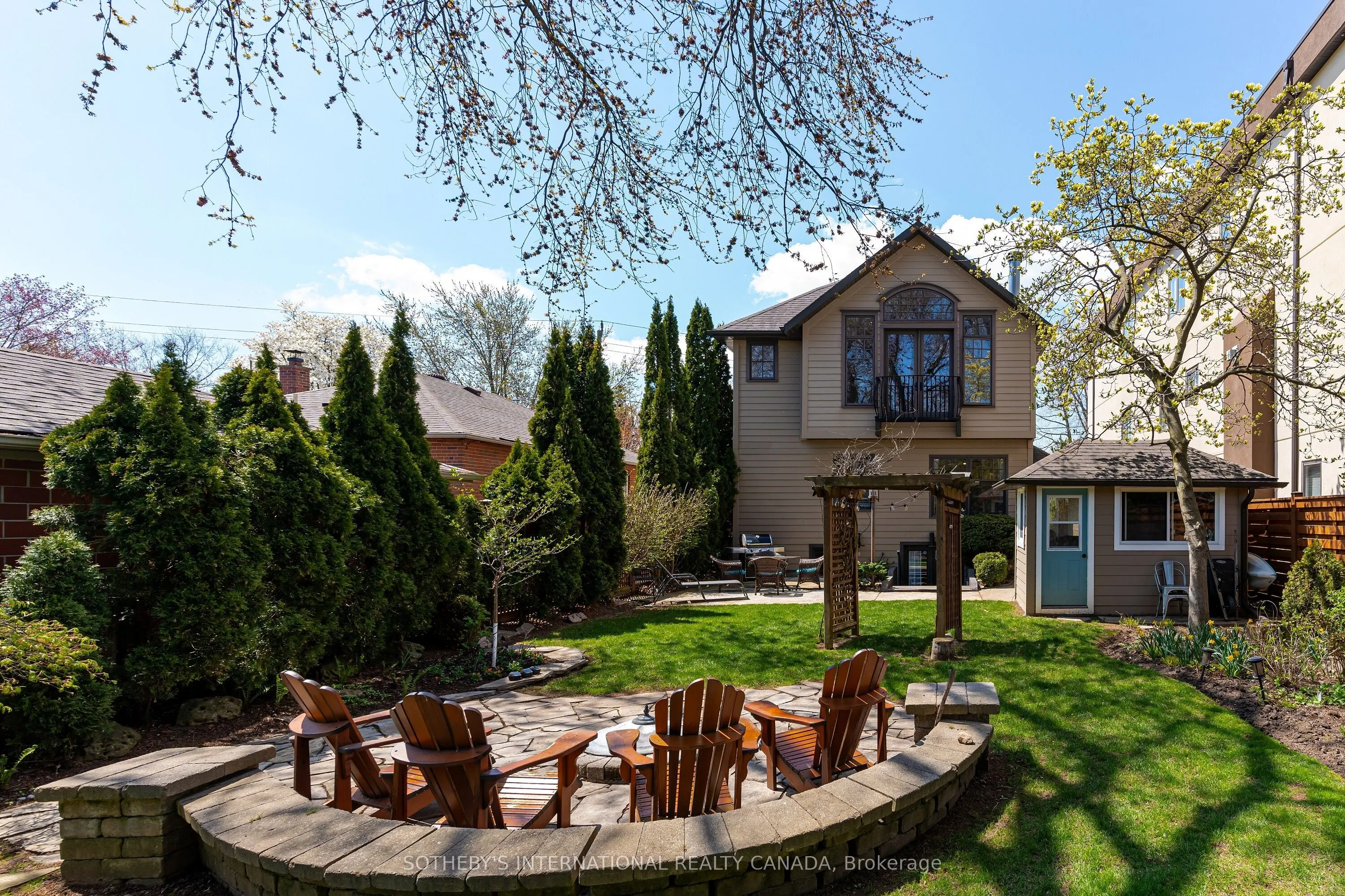 31 Maple Avenue N