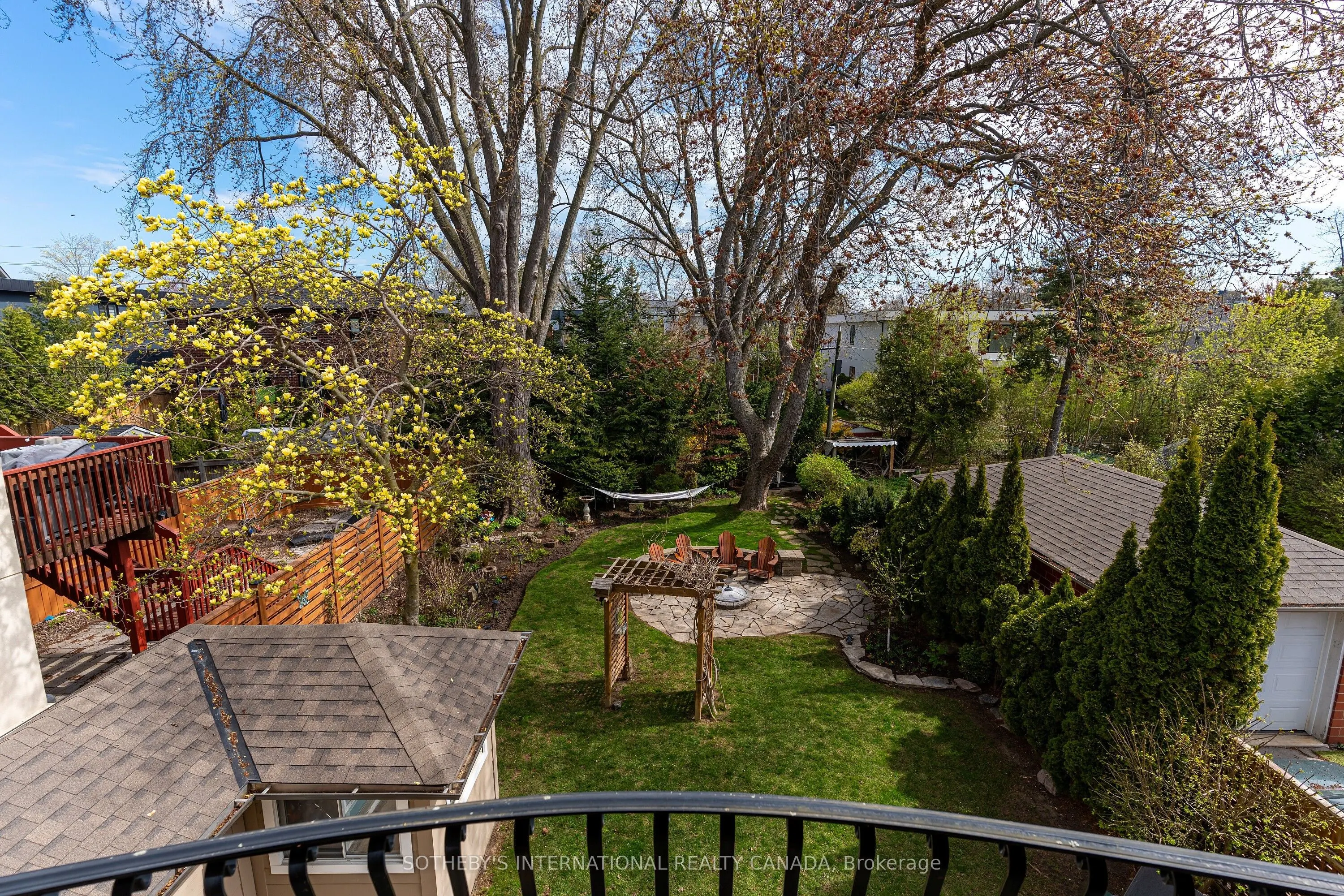 31 Maple Avenue N