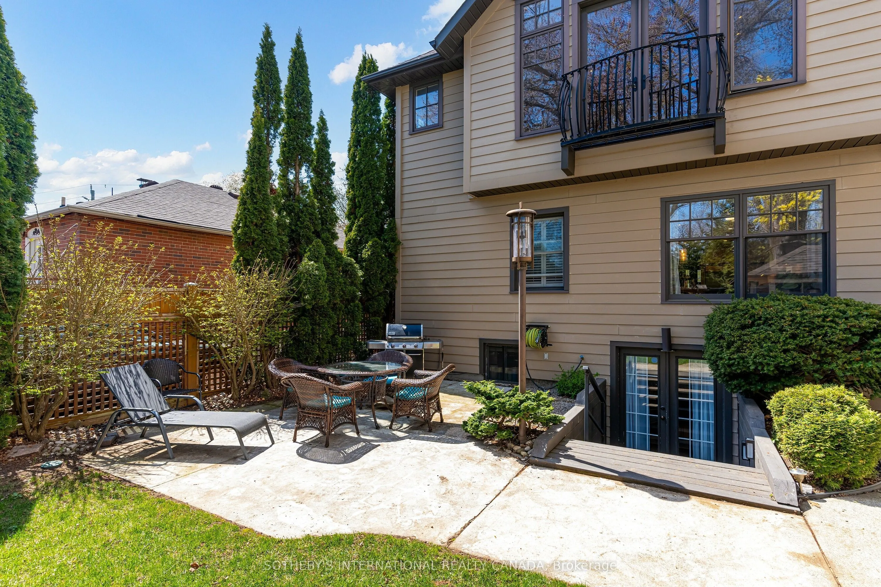 31 Maple Avenue N