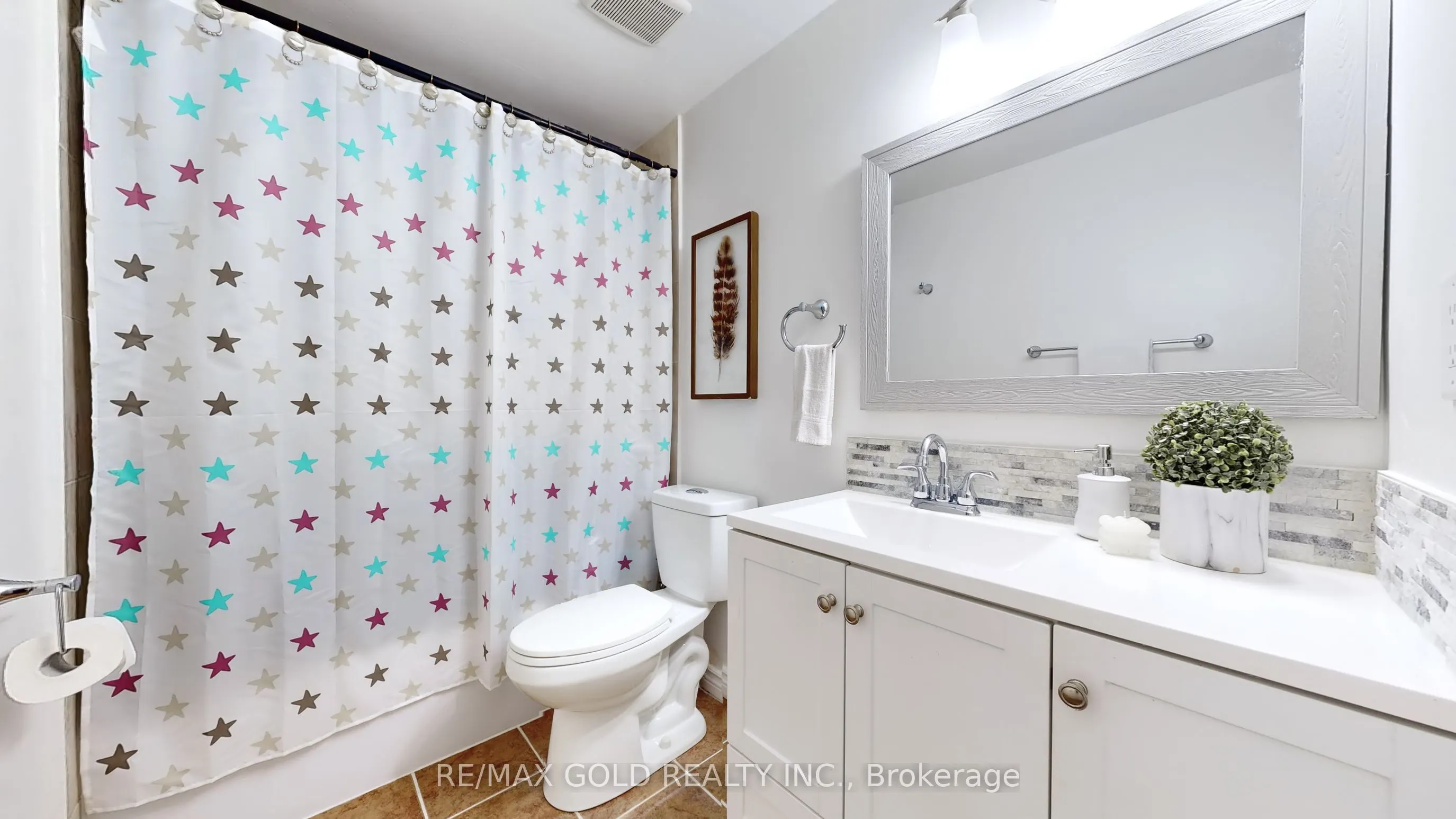 18 Carleton Place #18