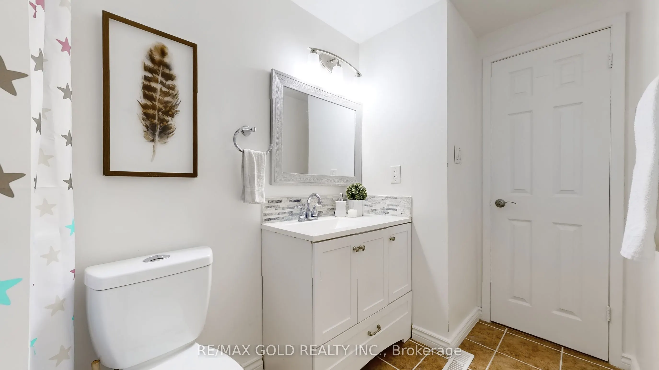 18 Carleton Place #18