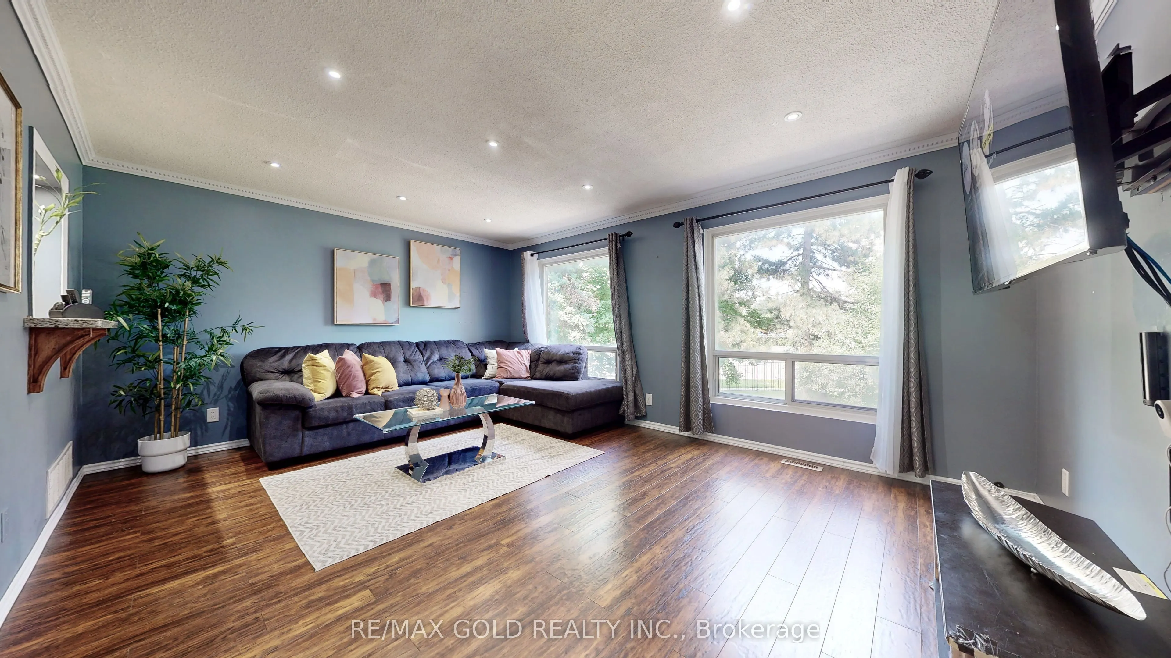18 Carleton Place #18