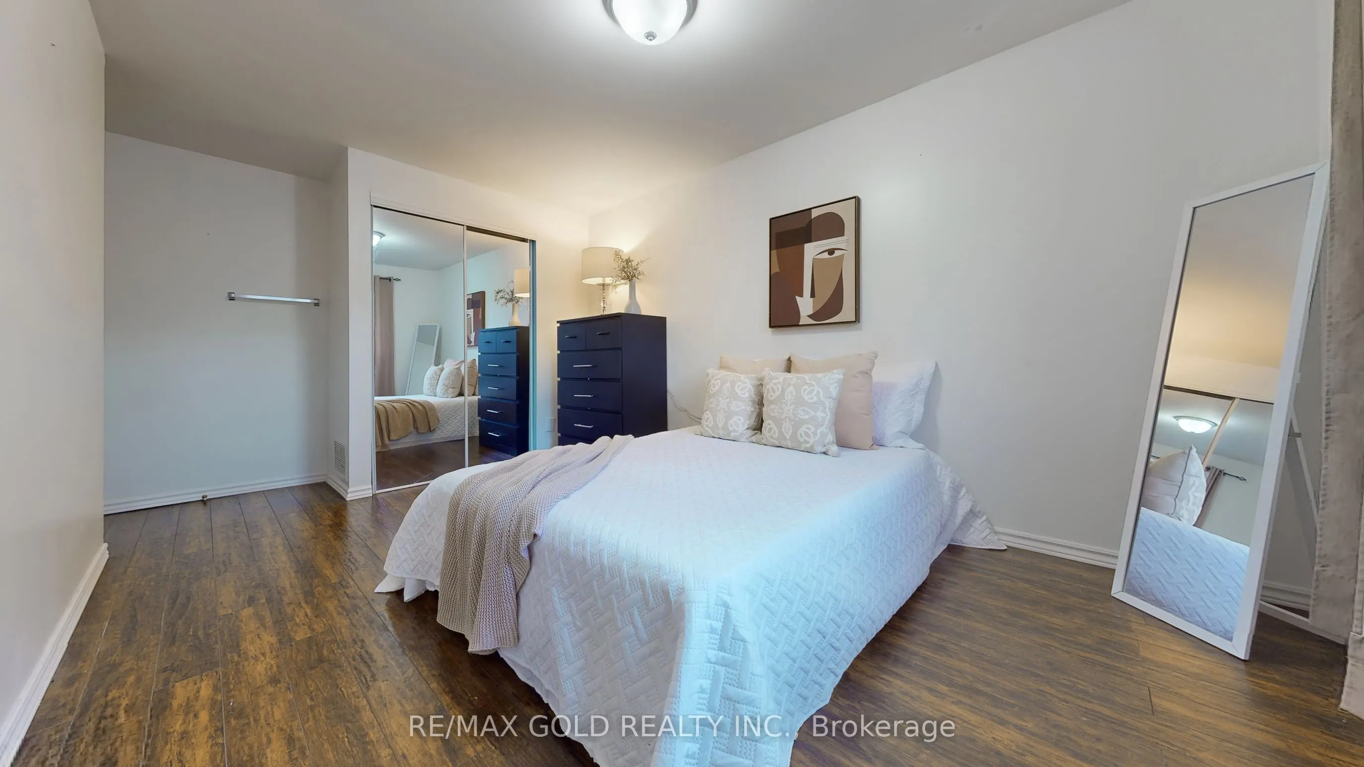 18 Carleton Place #18