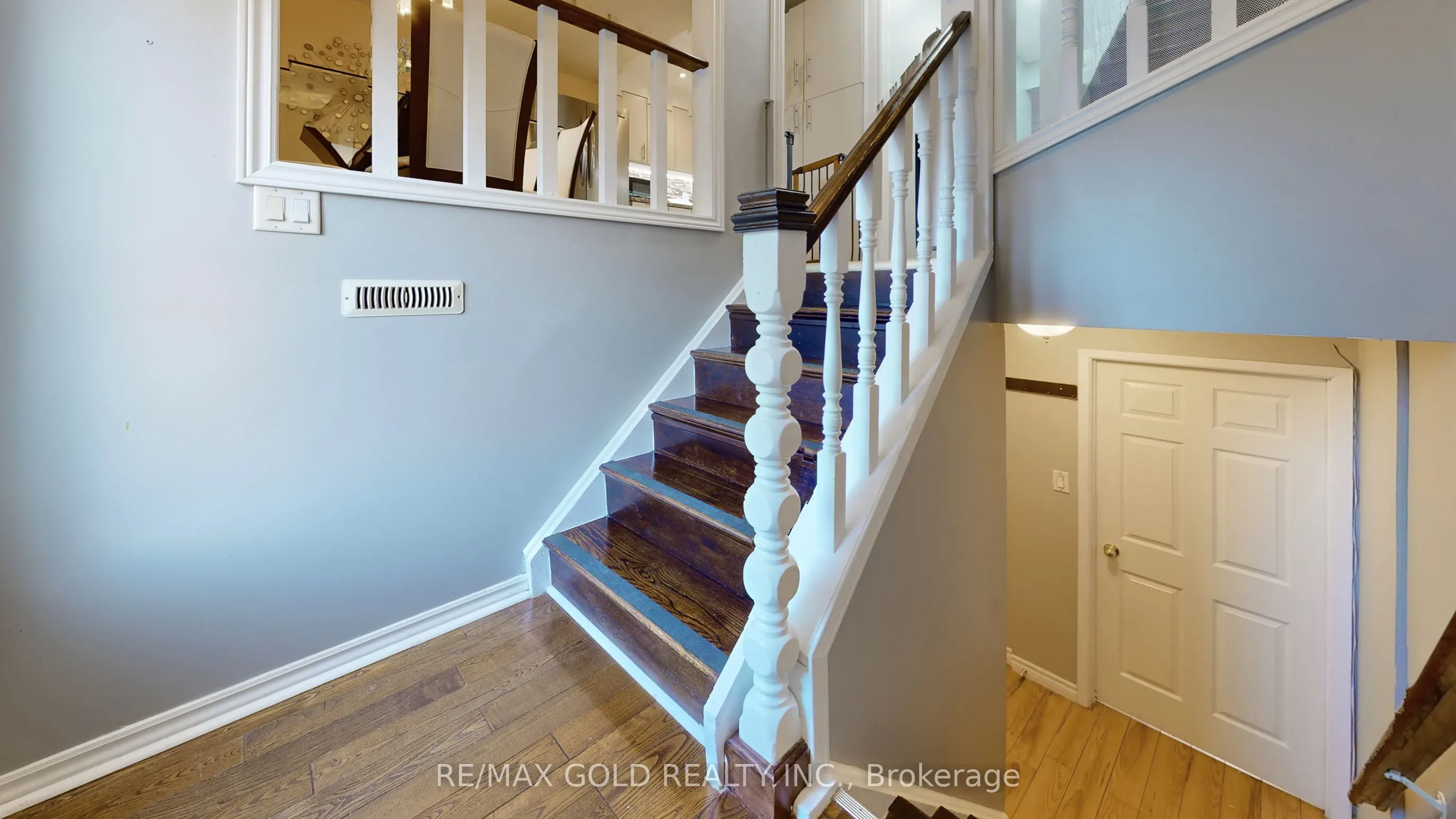 18 Carleton Place #18