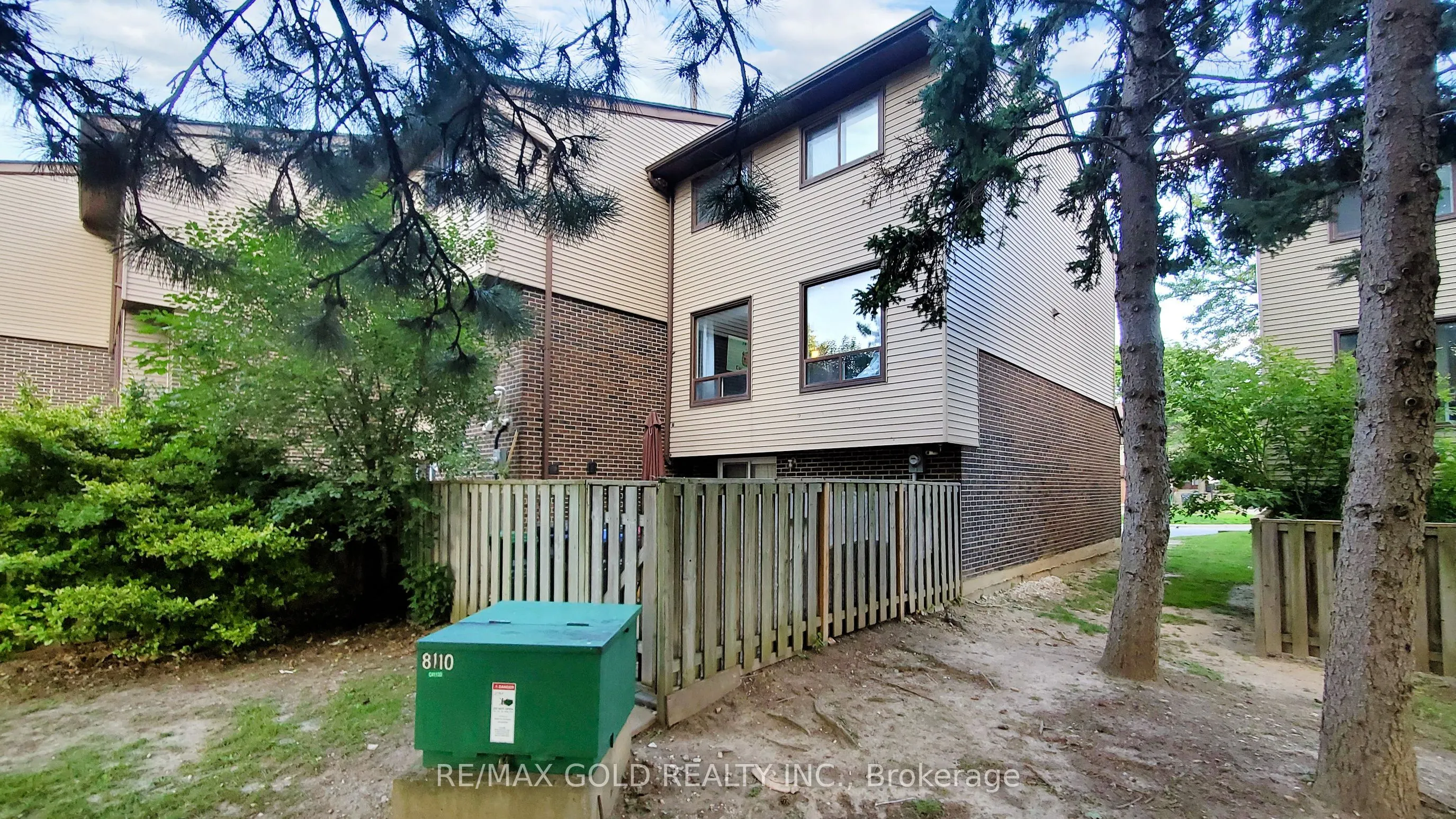 18 Carleton Place #18