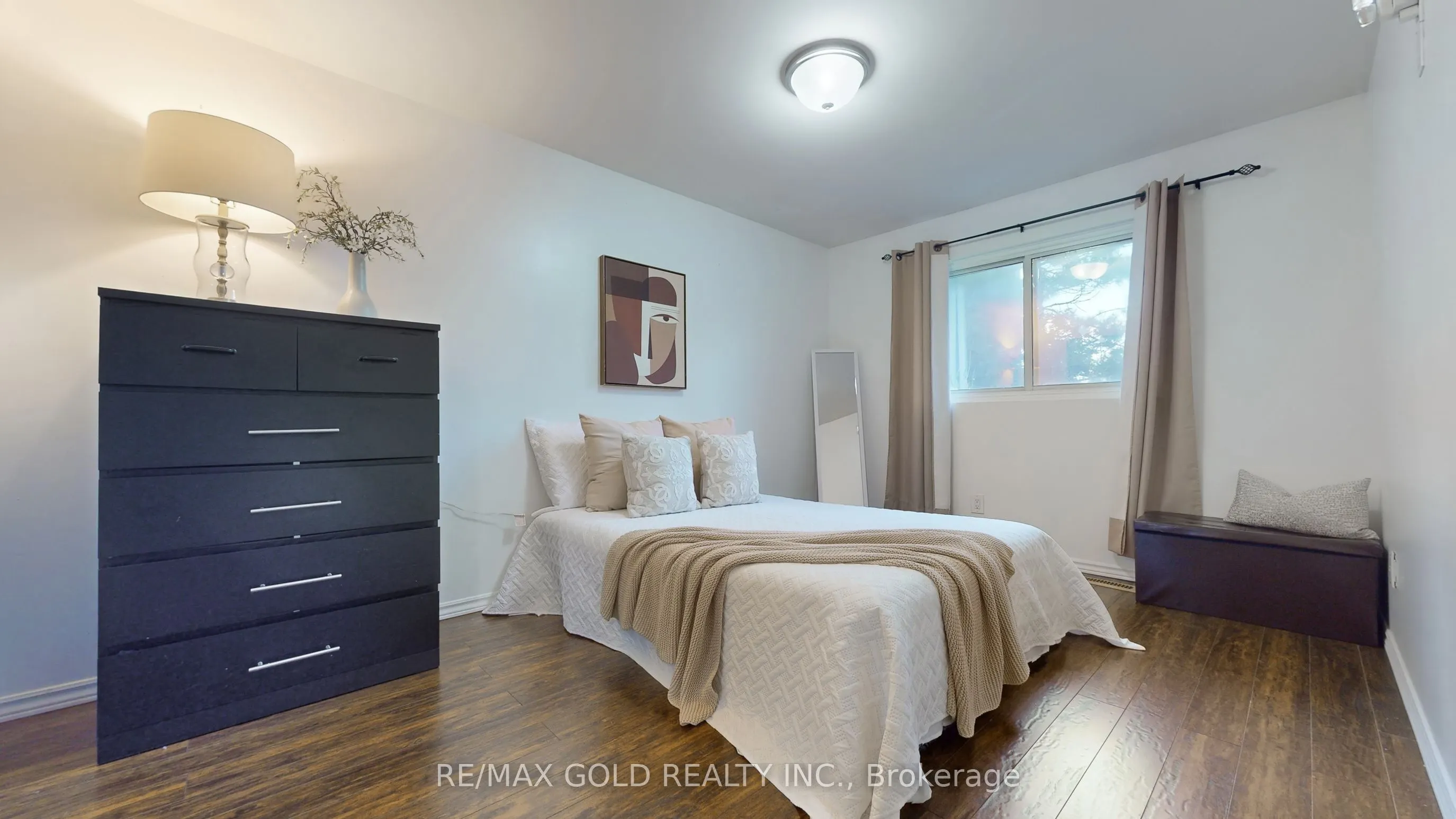 18 Carleton Place #18