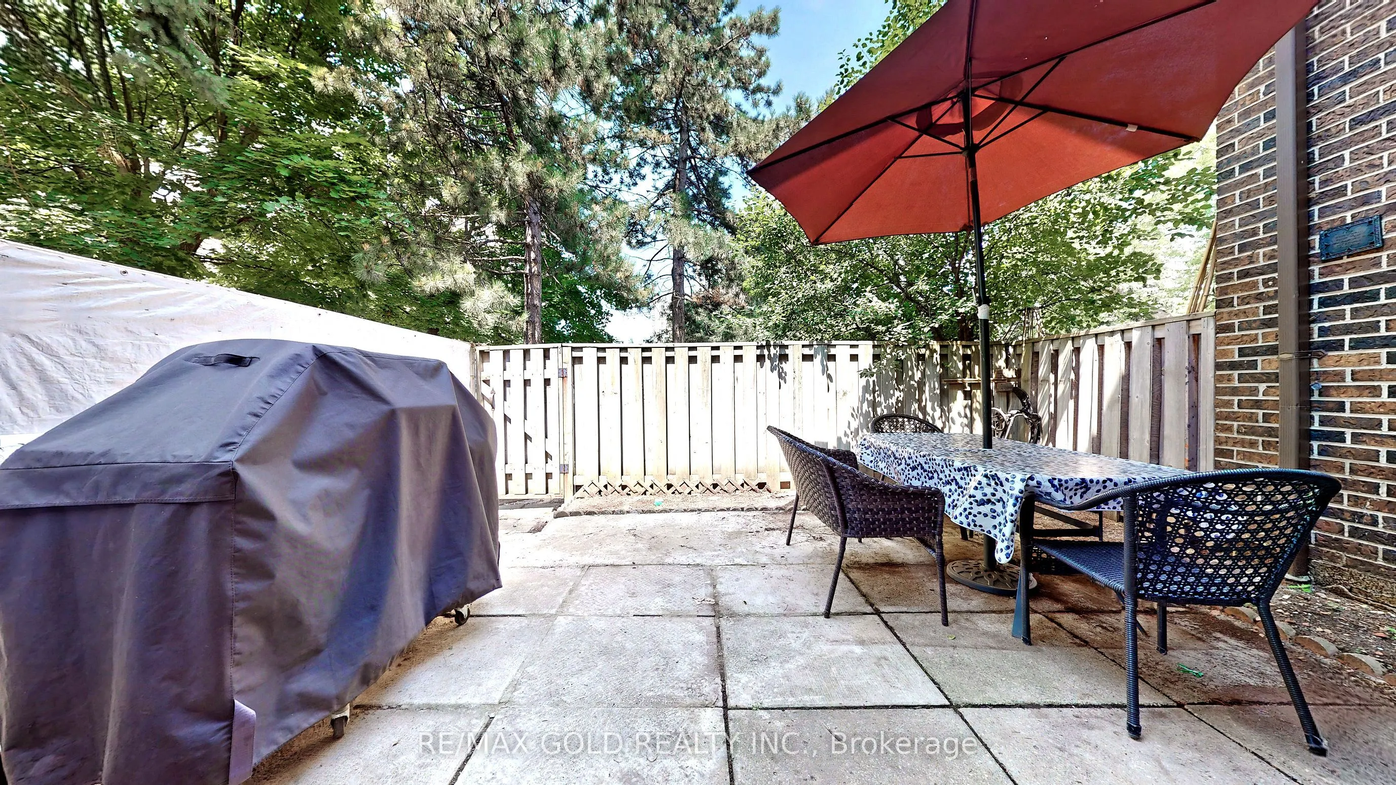 18 Carleton Place #18