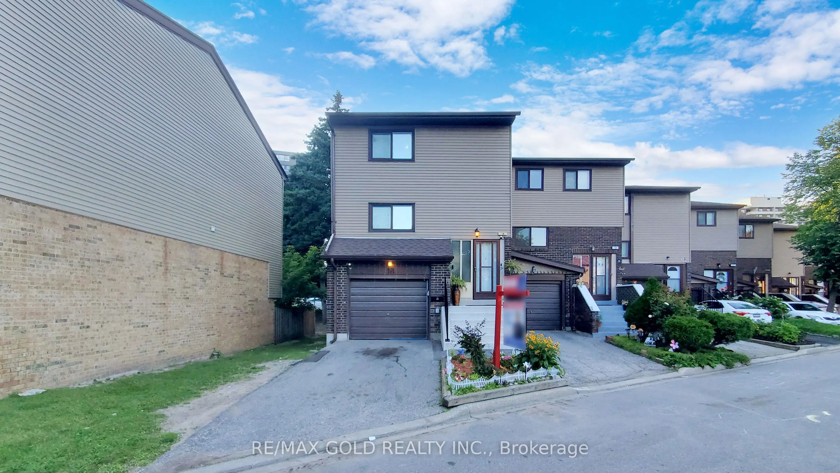 18 Carleton Place #18