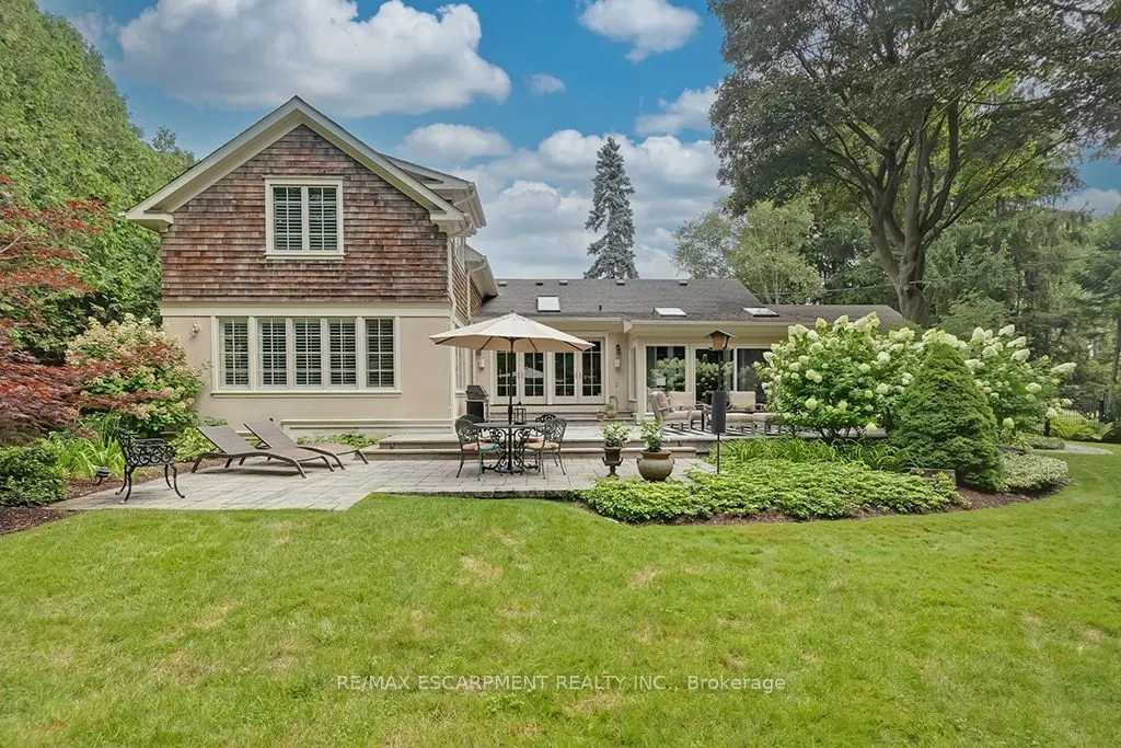 7 Colonial Crescent