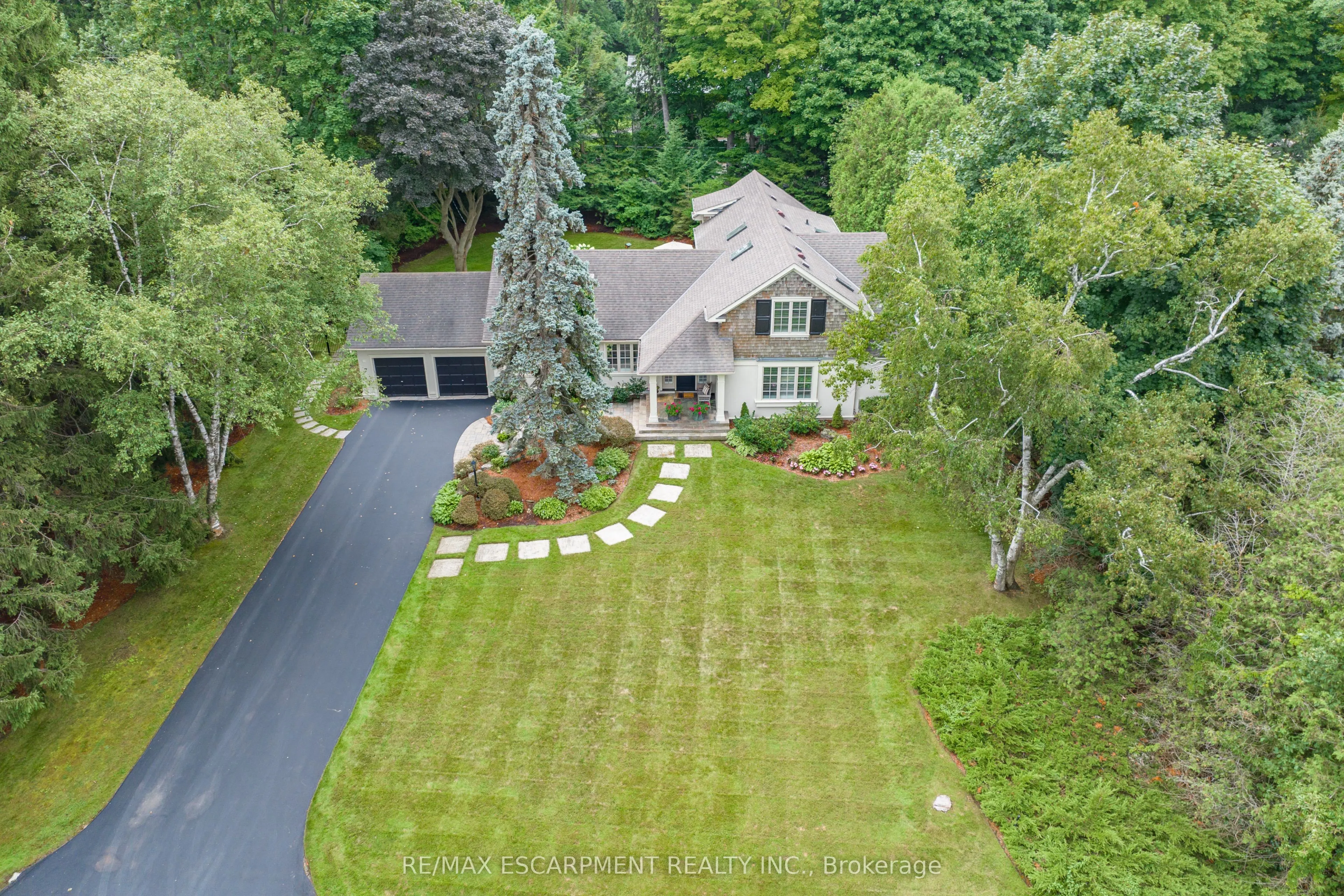 7 Colonial Crescent