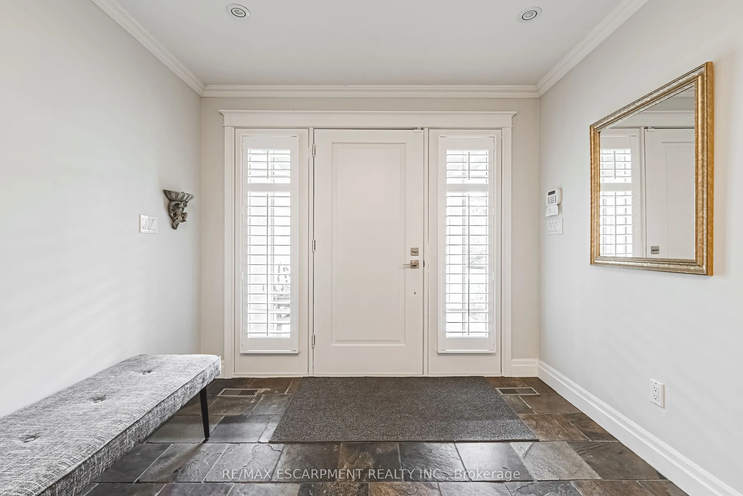 7 Colonial Crescent