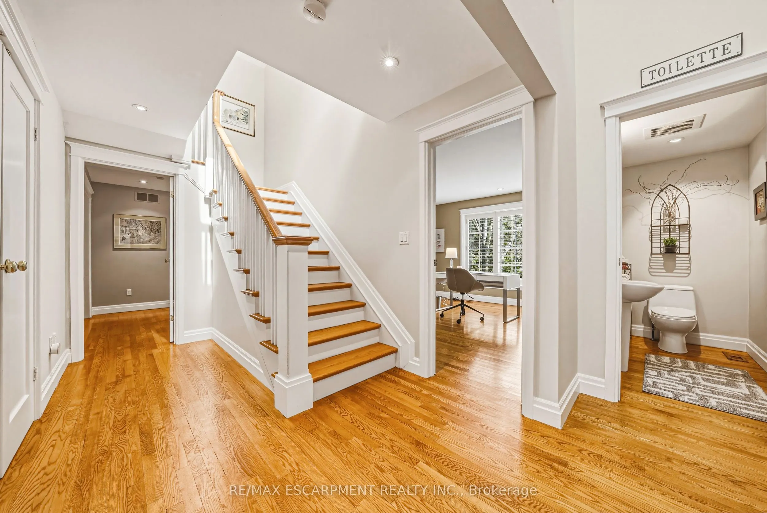 7 Colonial Crescent