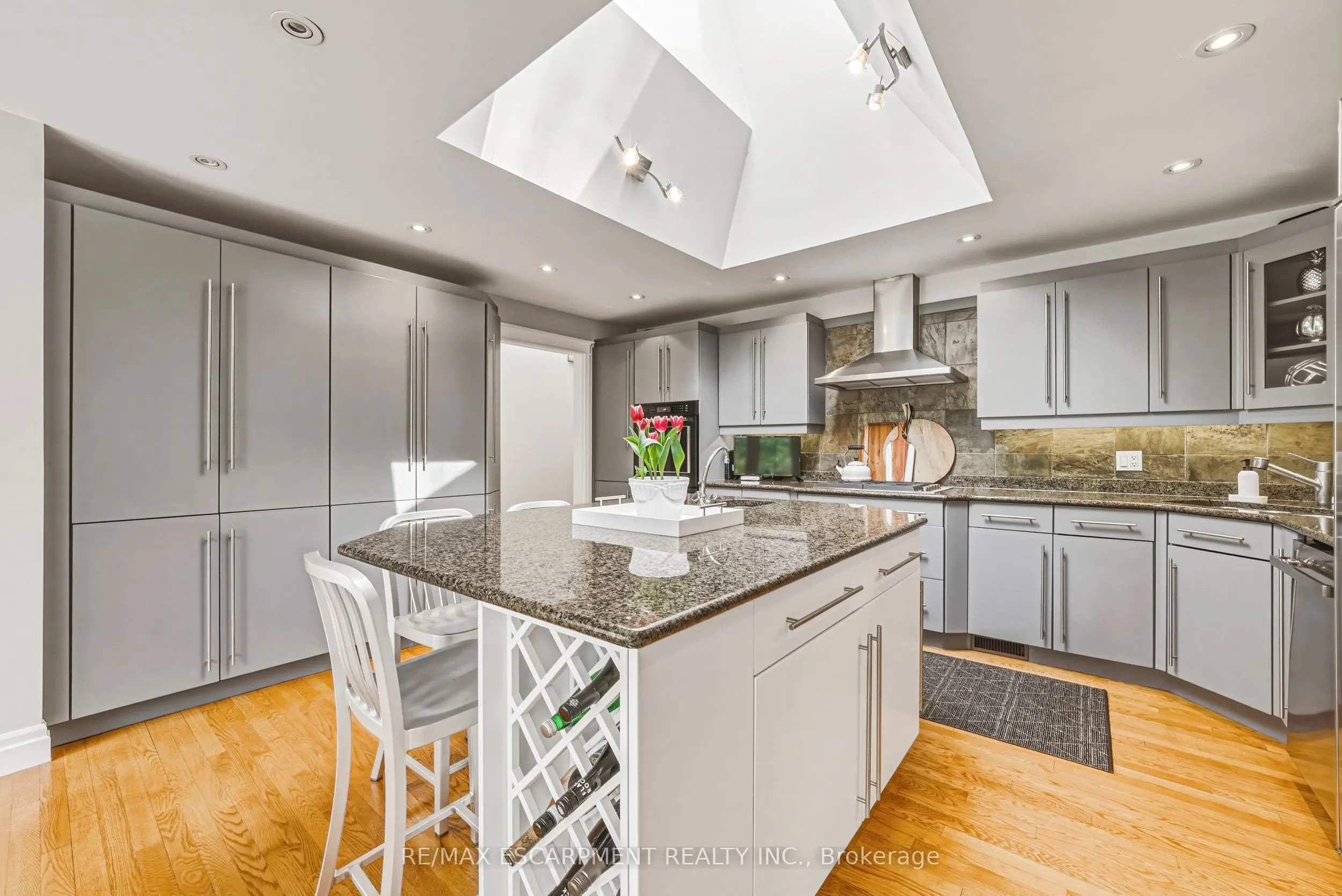7 Colonial Crescent