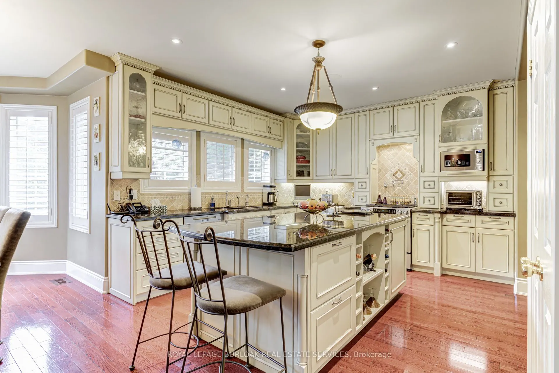 4278 Clubview Drive