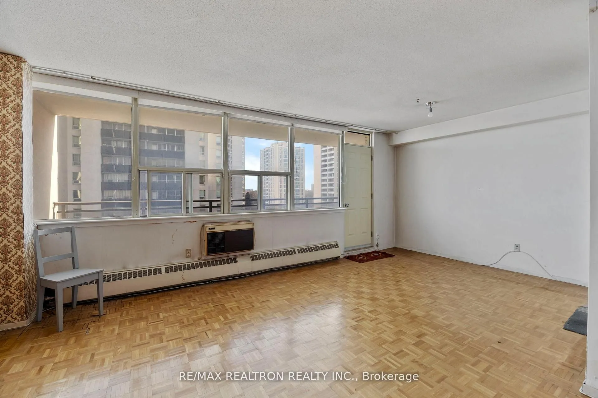 155 Marlee Avenue #909