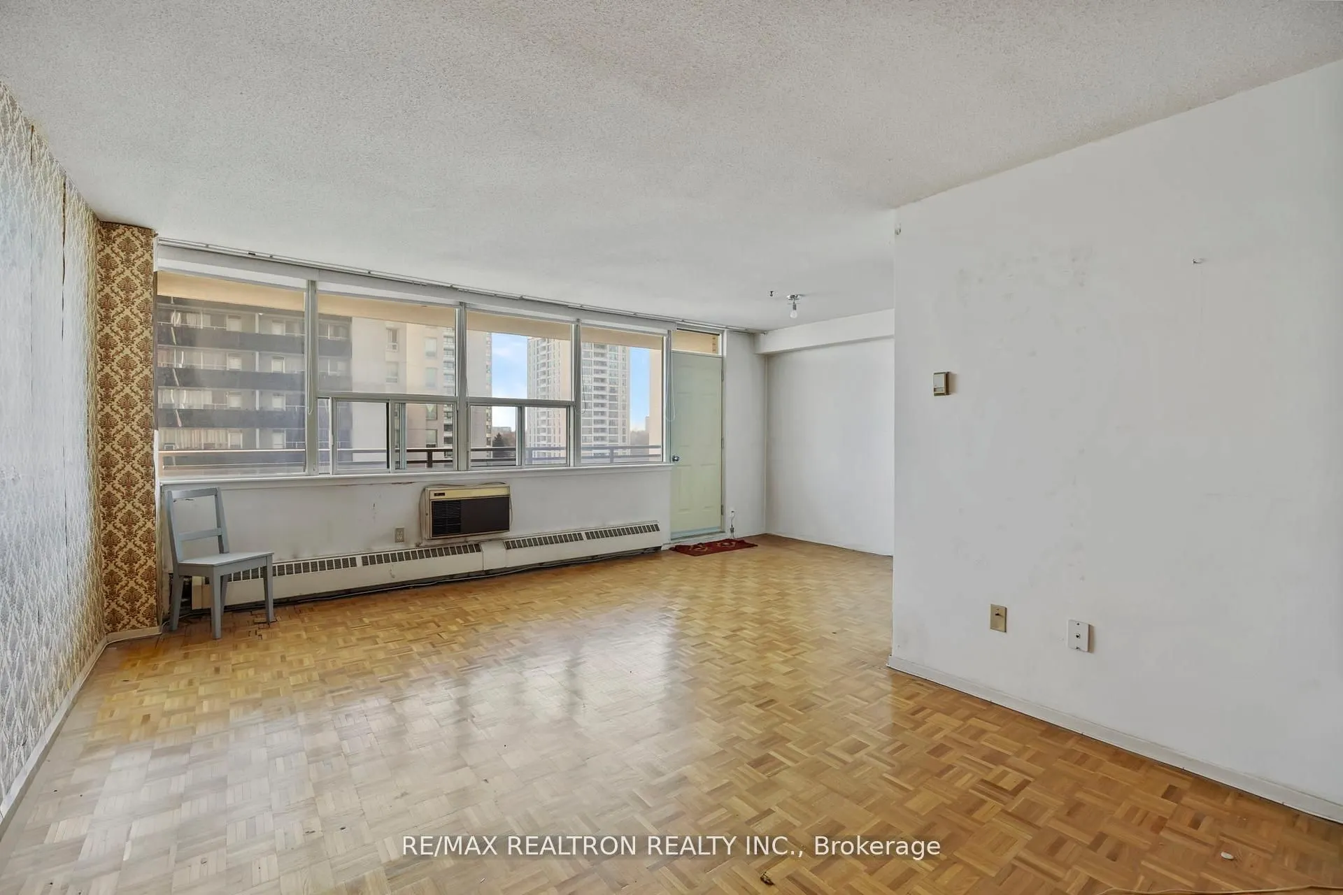 155 Marlee Avenue #909