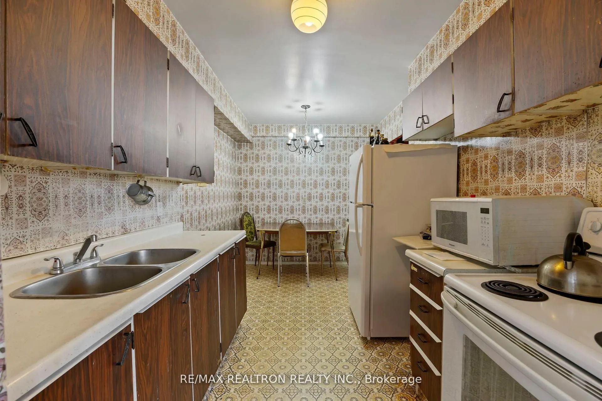 155 Marlee Avenue #909