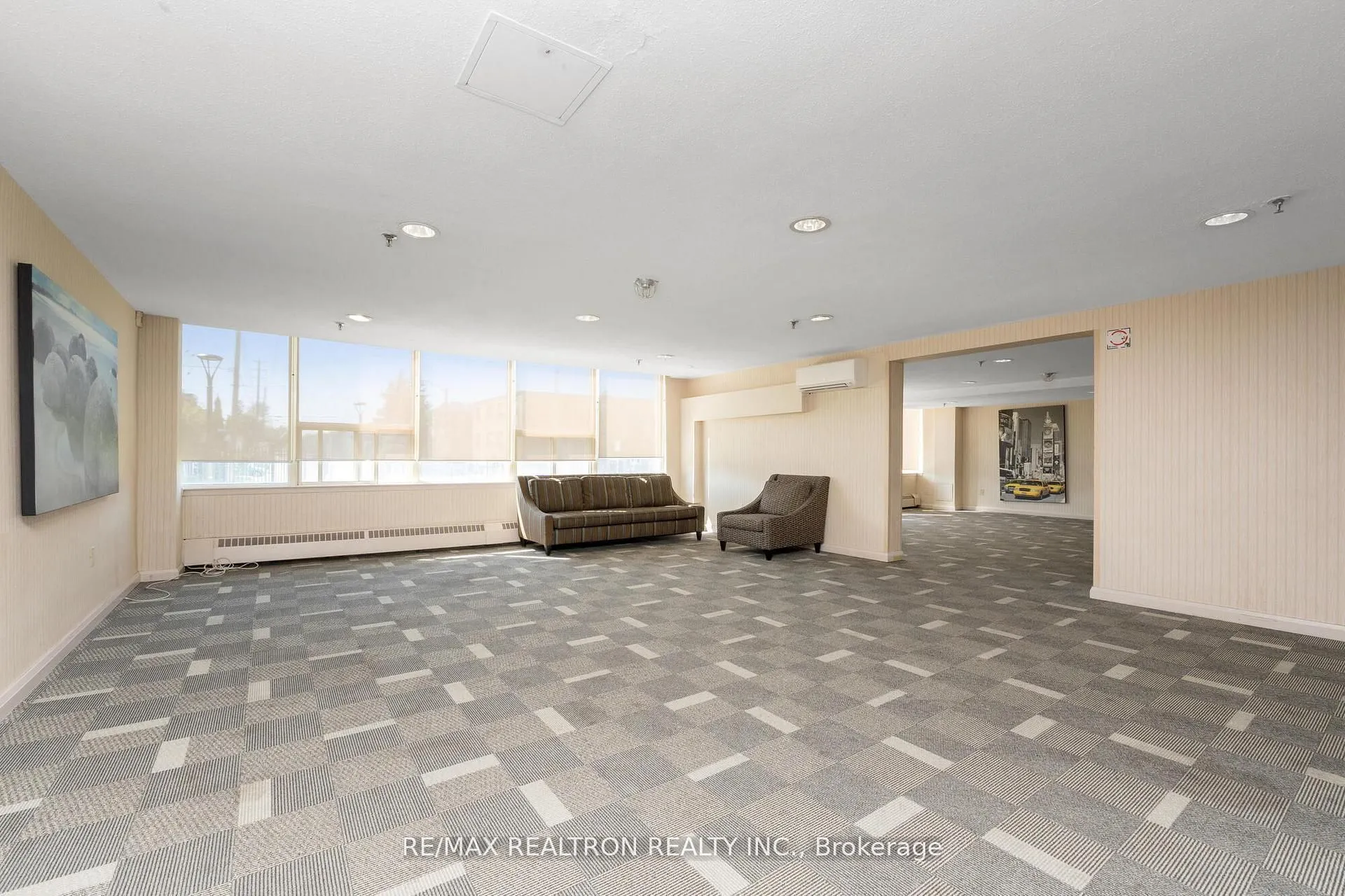 155 Marlee Avenue #909