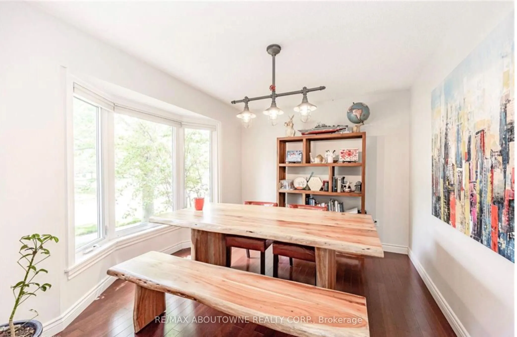 500 BLENHEIM Crescent