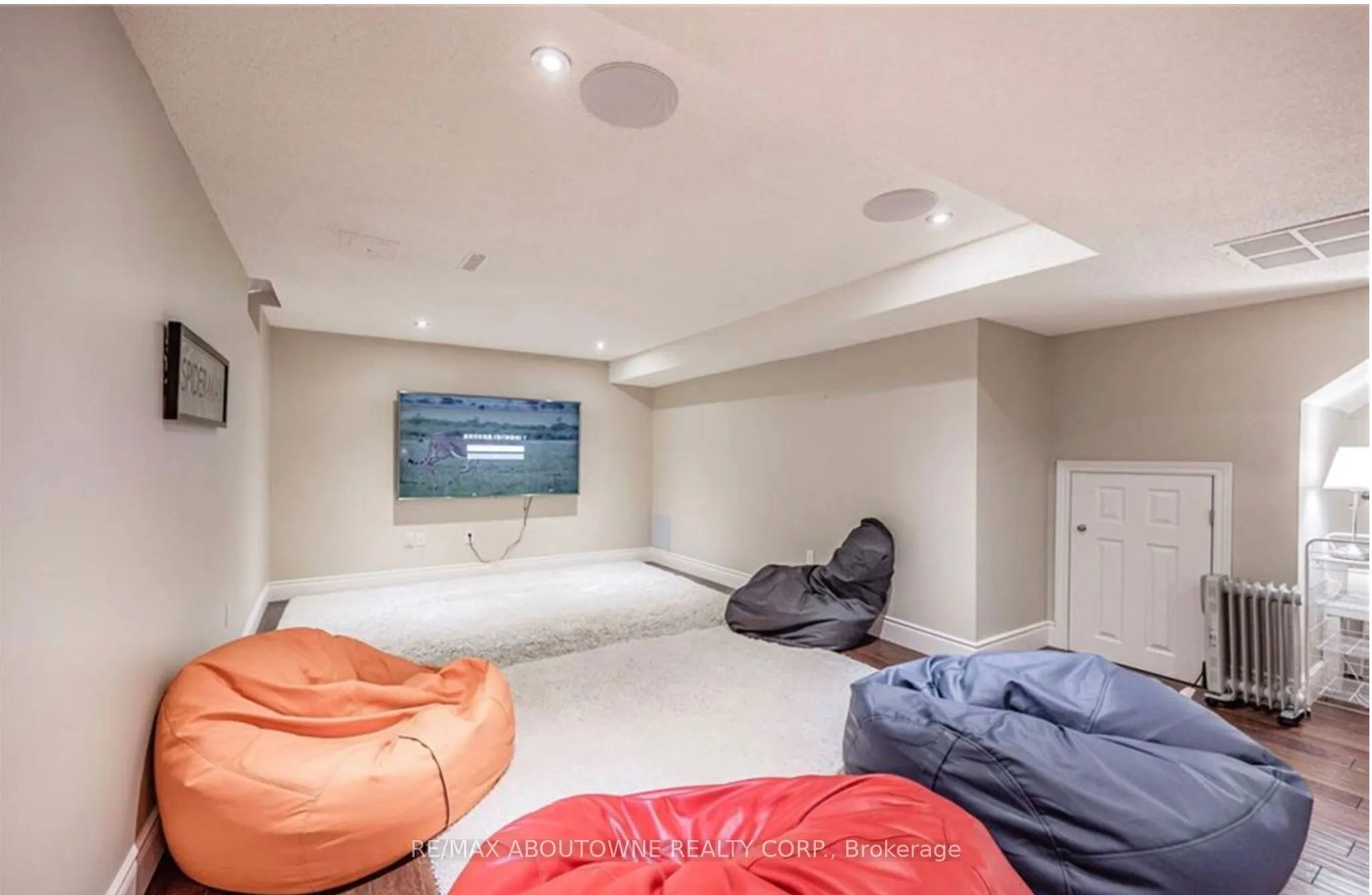 500 BLENHEIM Crescent