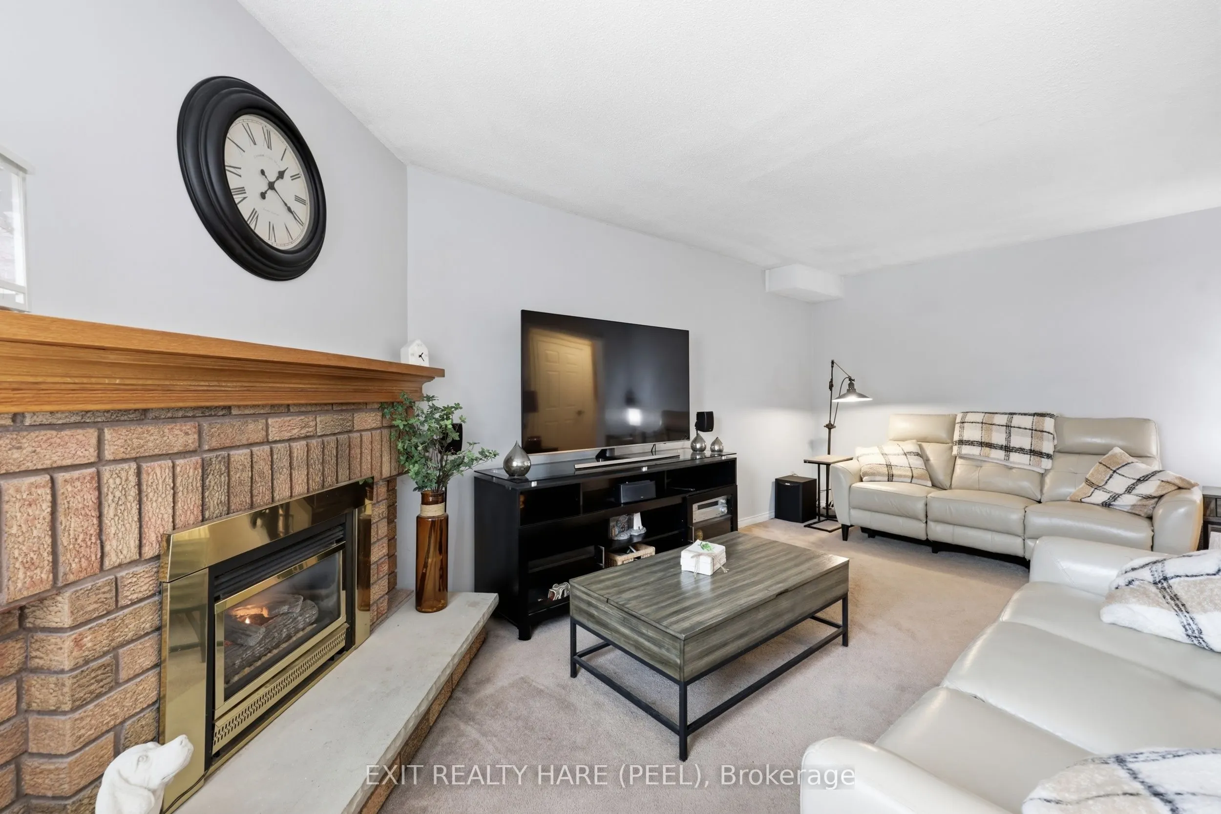 77 Lord Simcoe Drive