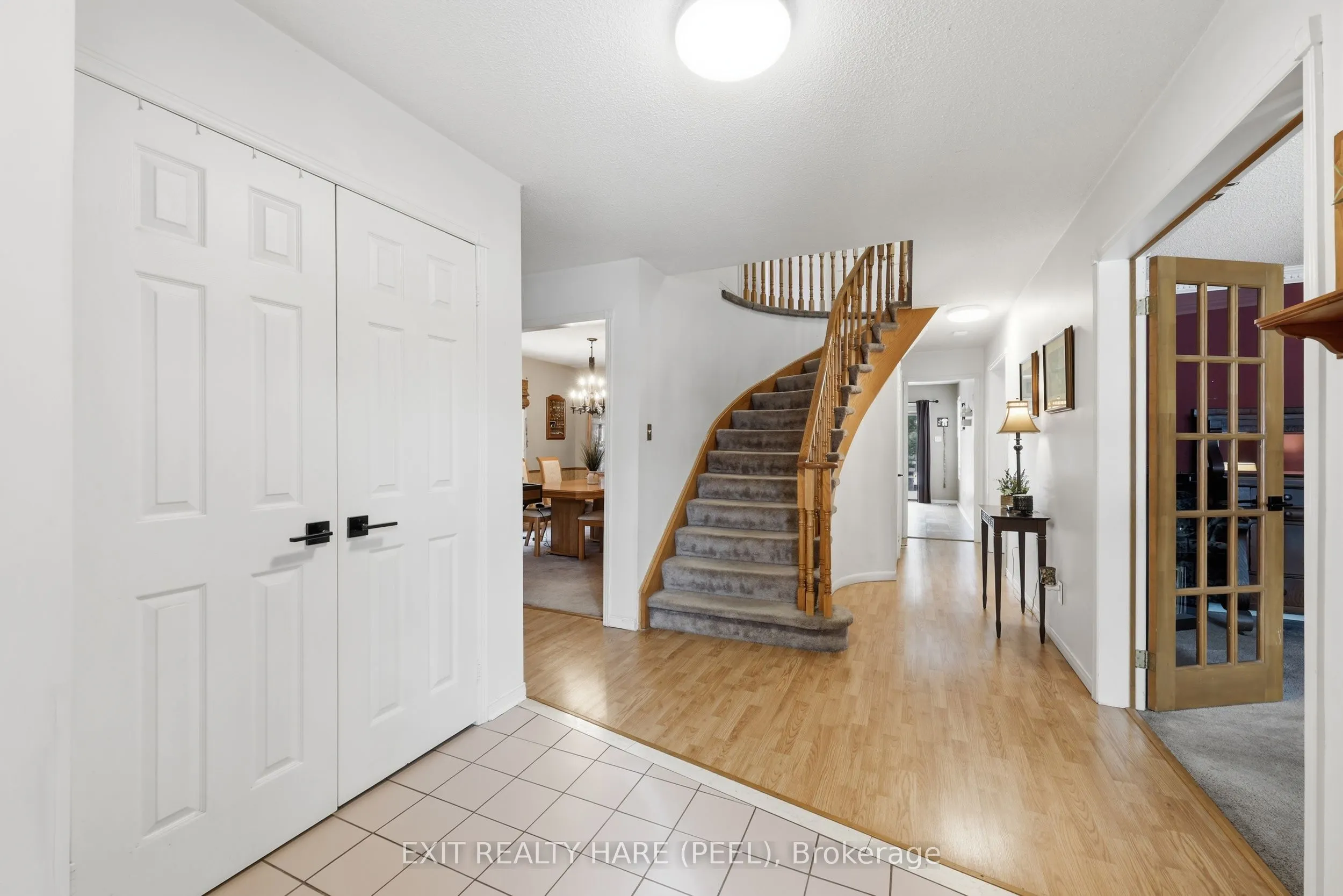 77 Lord Simcoe Drive