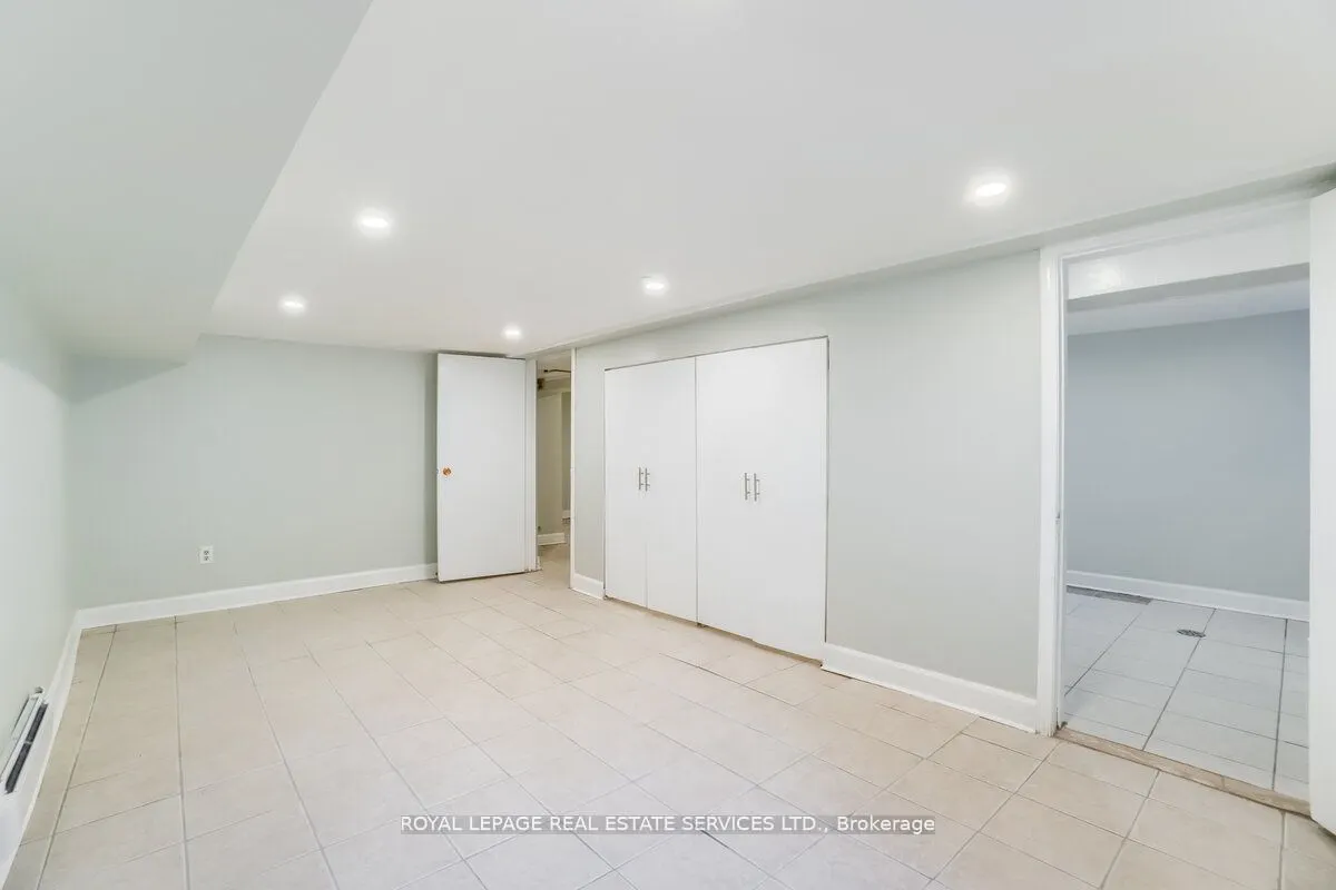 31 Tyndall Avenue
