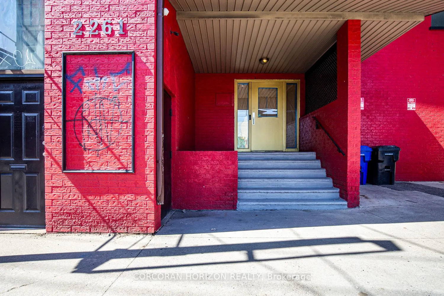 2261 Dundas Street
