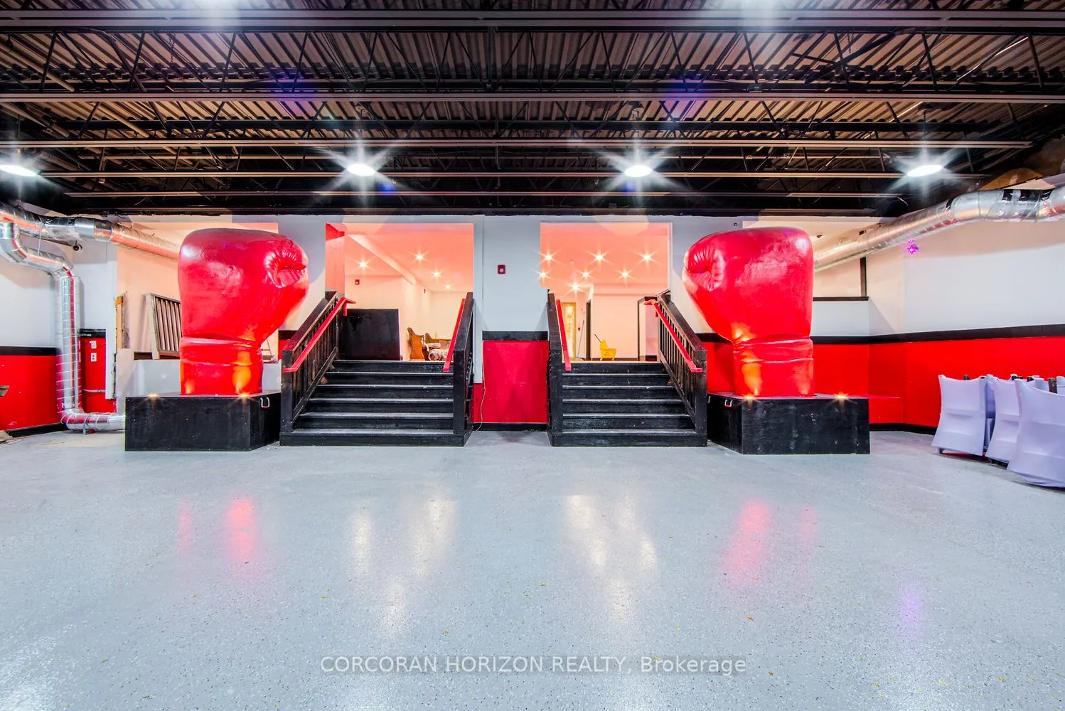2261 Dundas Street