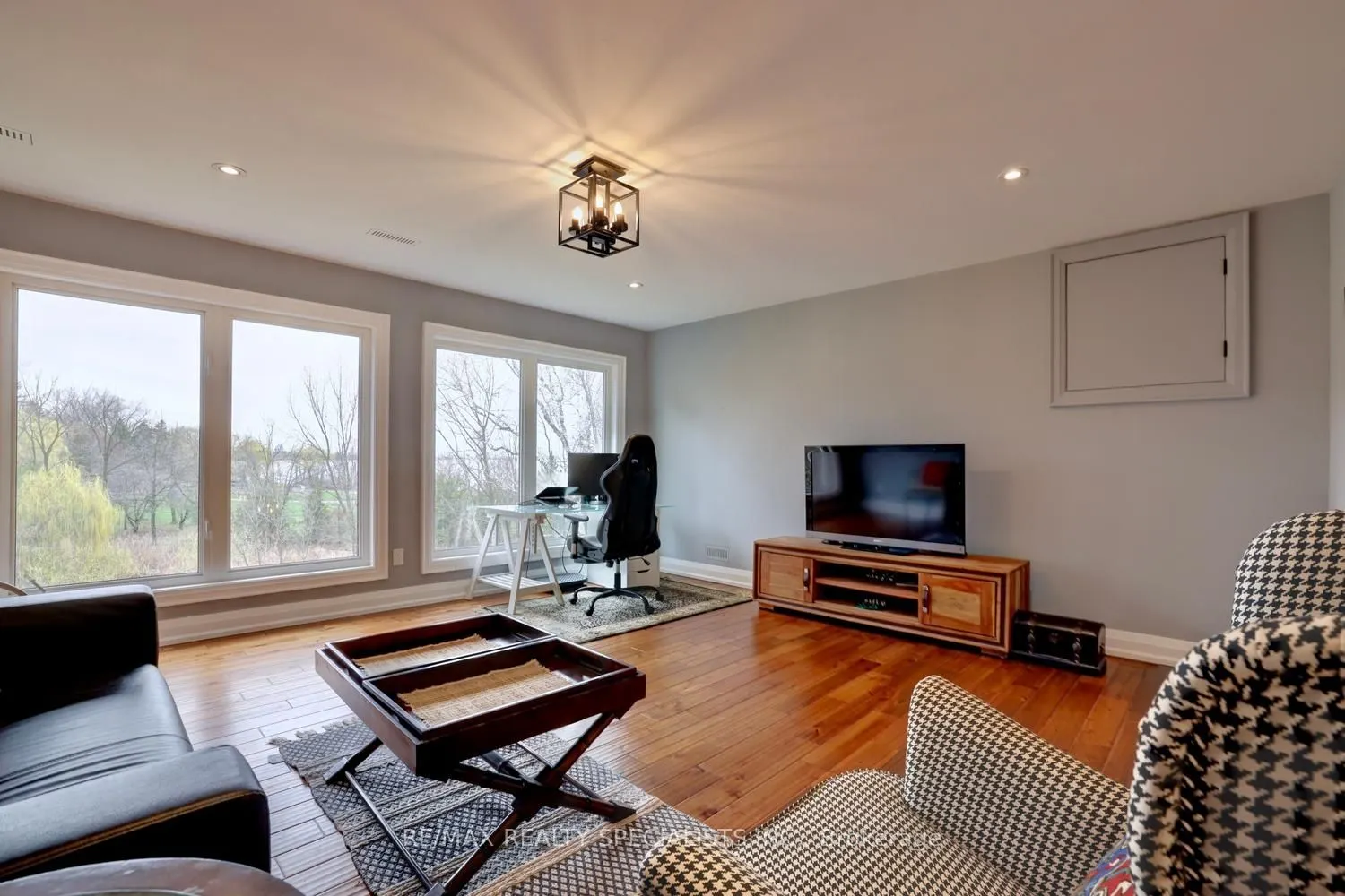 1301 Gatehouse Drive