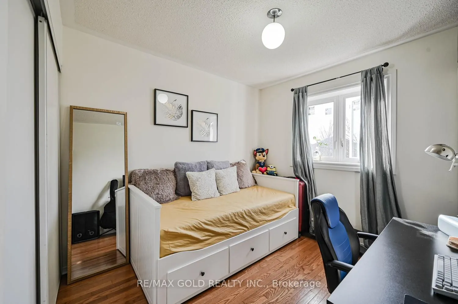 30 Wickstead Court #15