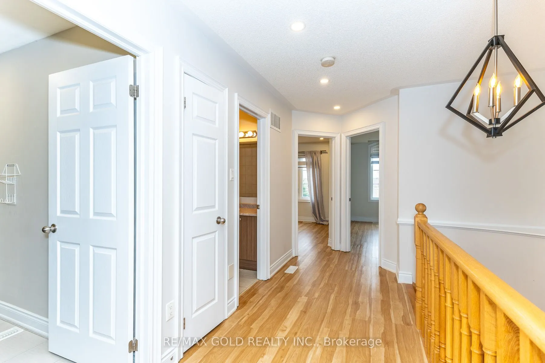 943 Transom Crescent