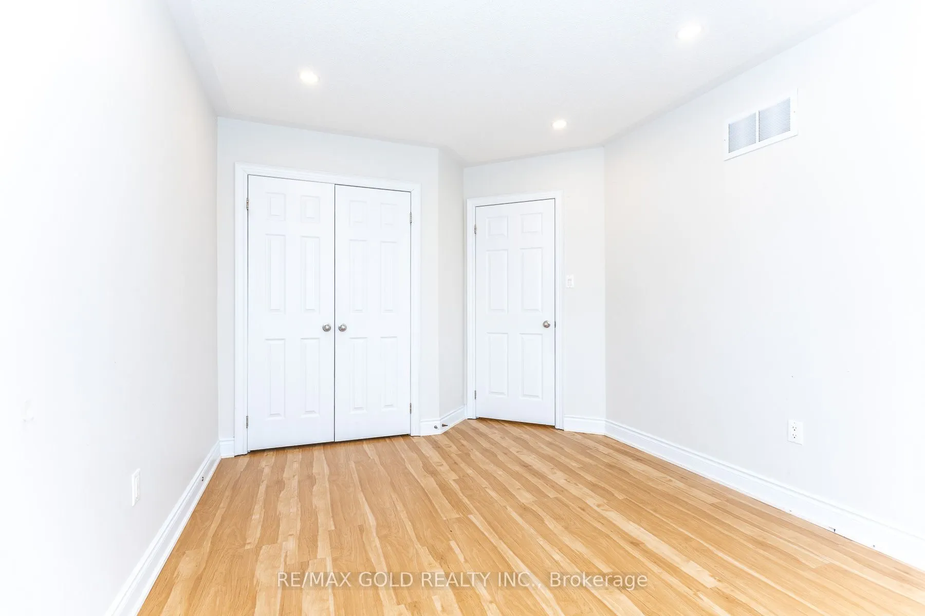 943 Transom Crescent